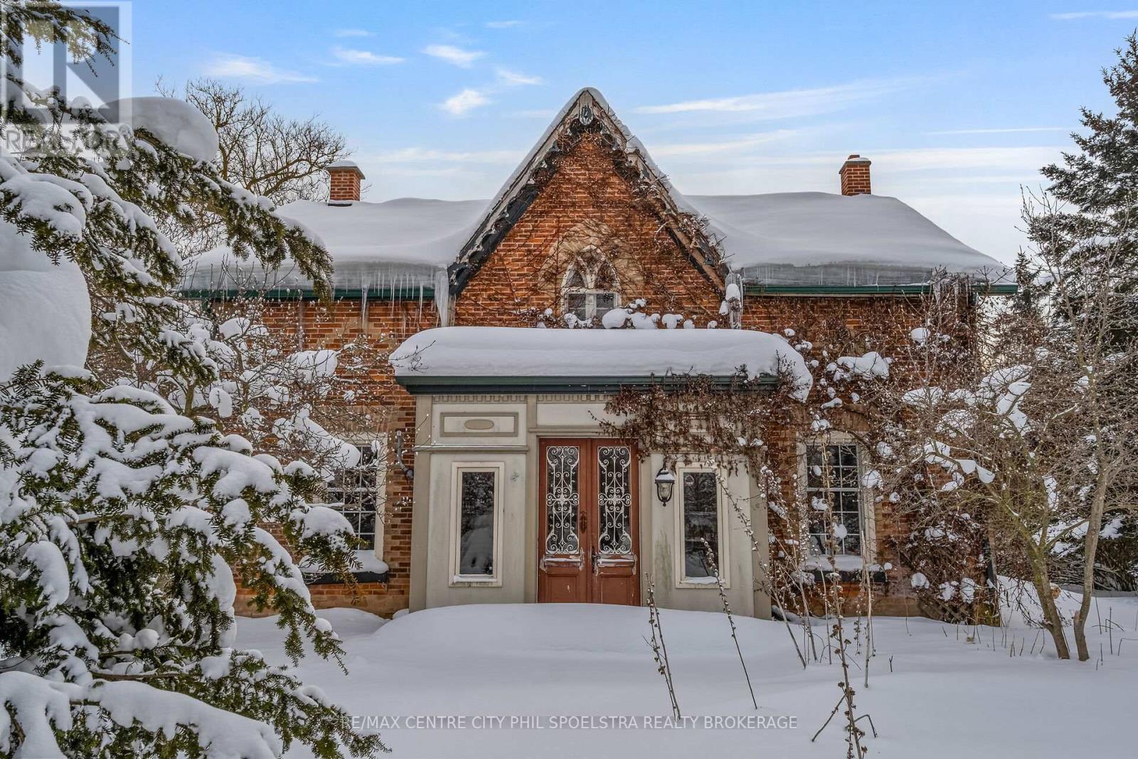 8548 WELLINGTON ROAD Property Photo