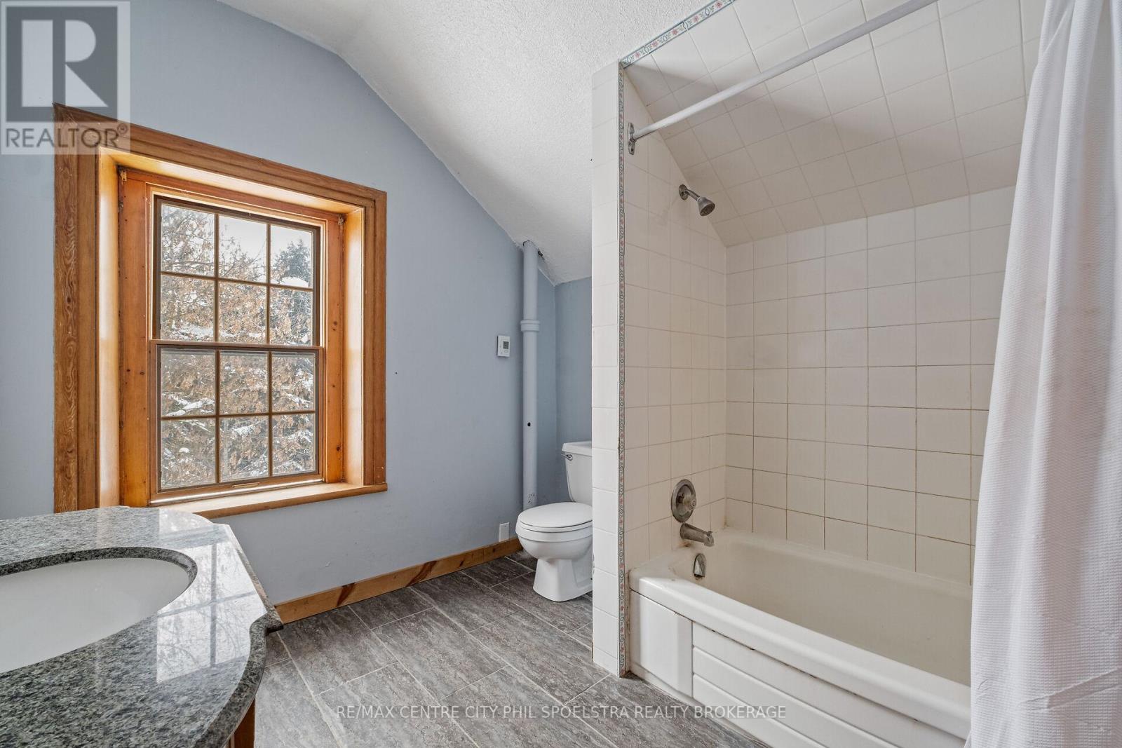 8548 WELLINGTON ROAD Property Photo