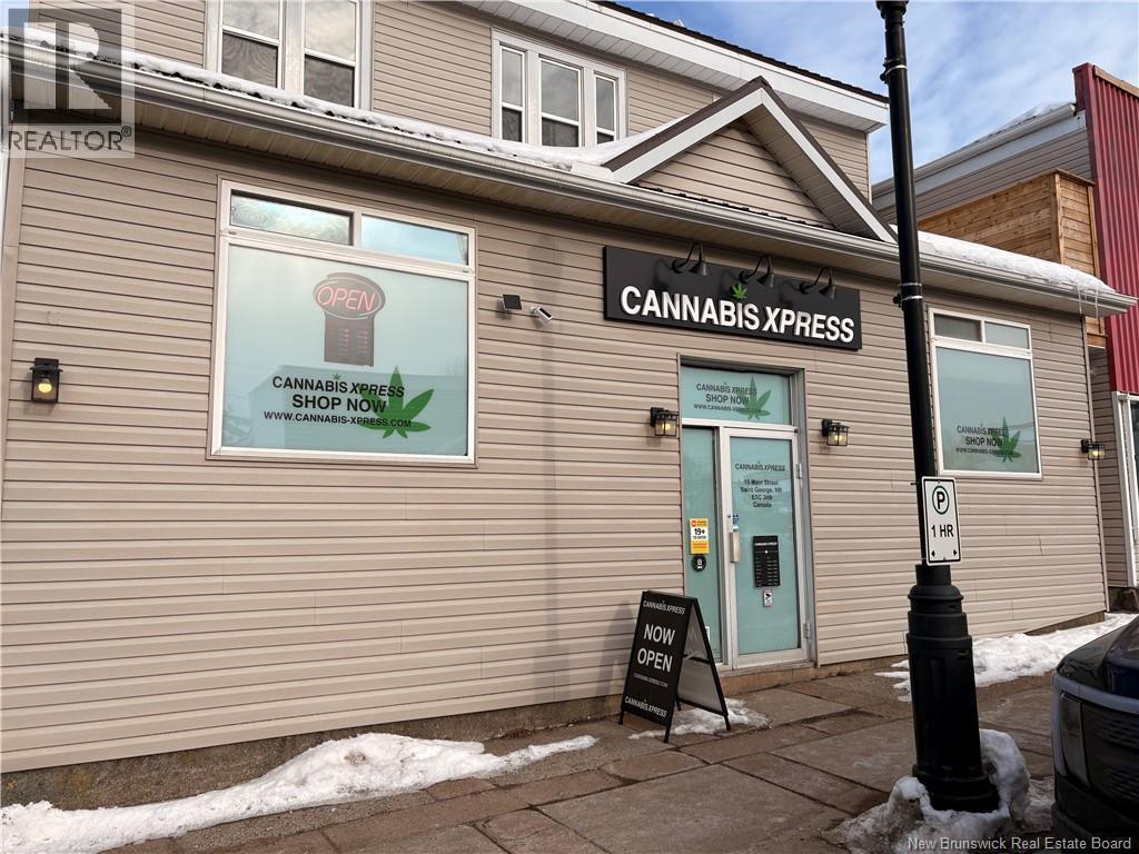 15 Main St - 7