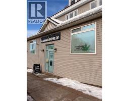 15 Main St, photo 2