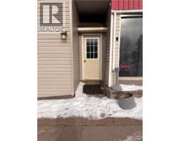 15 Main St, photo 3
