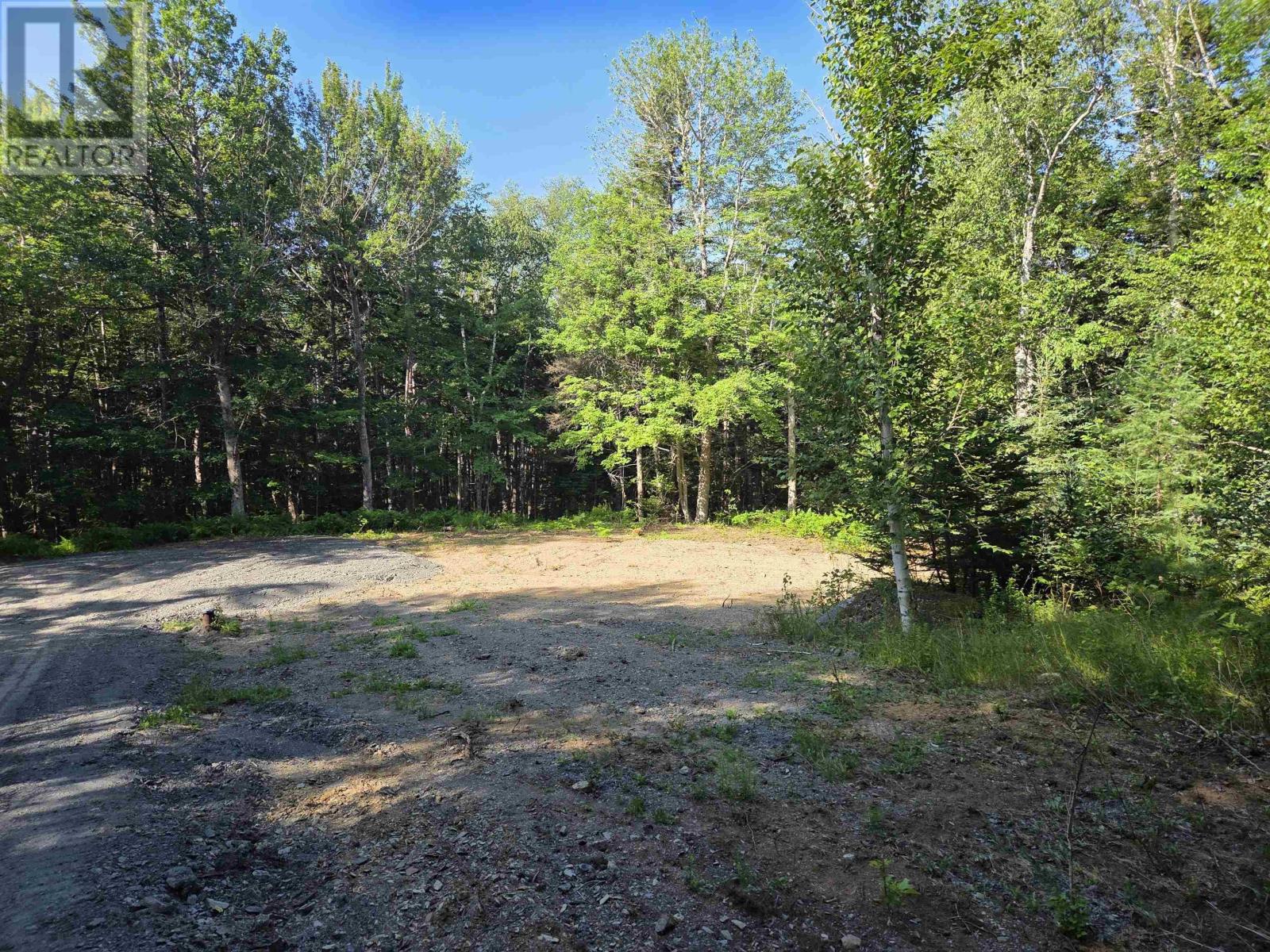 Property 21 of 26 of 48 Lake Mulgrave Road