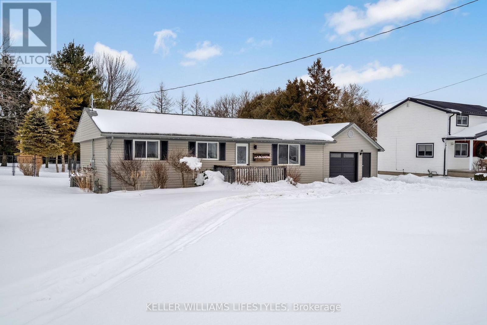 40 YORK STREET - Photo 3 of 43, Newbury, Ontario