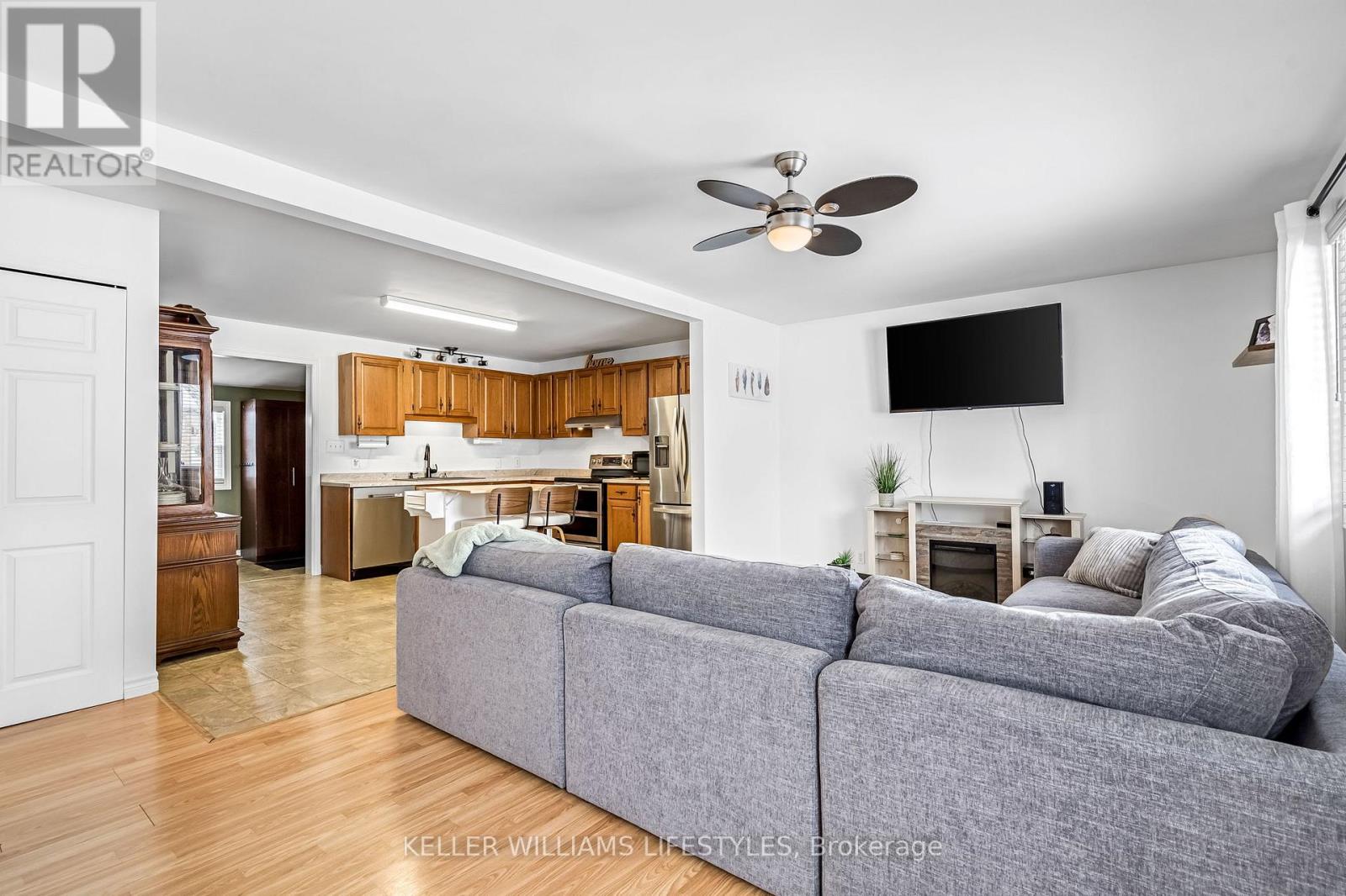 40 YORK STREET - Photo 5 of 43, Newbury, Ontario