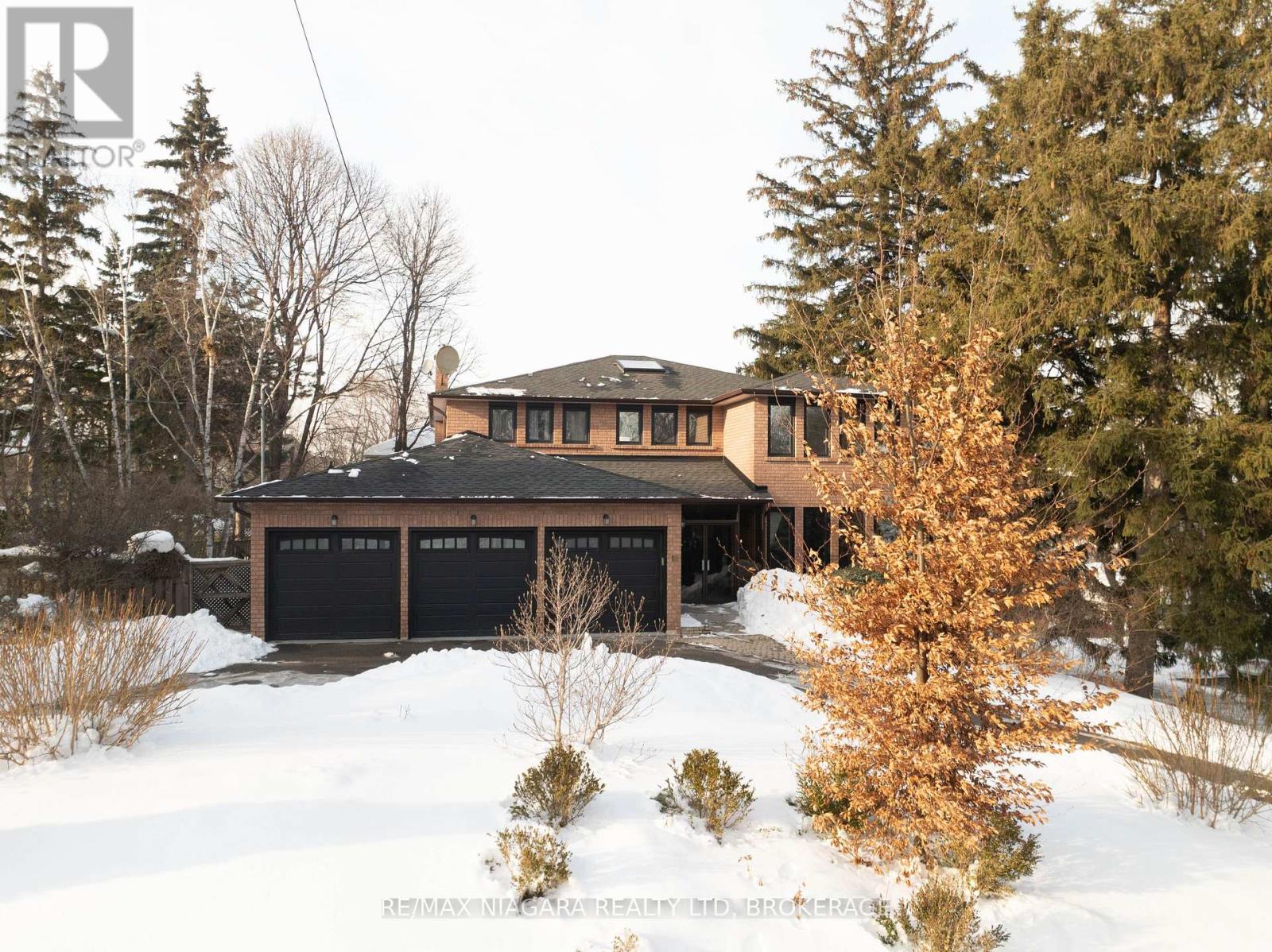 18 MOUNTBATTEN ROAD - Photo 3 of 50, Toronto (Humber Heights), Ontario