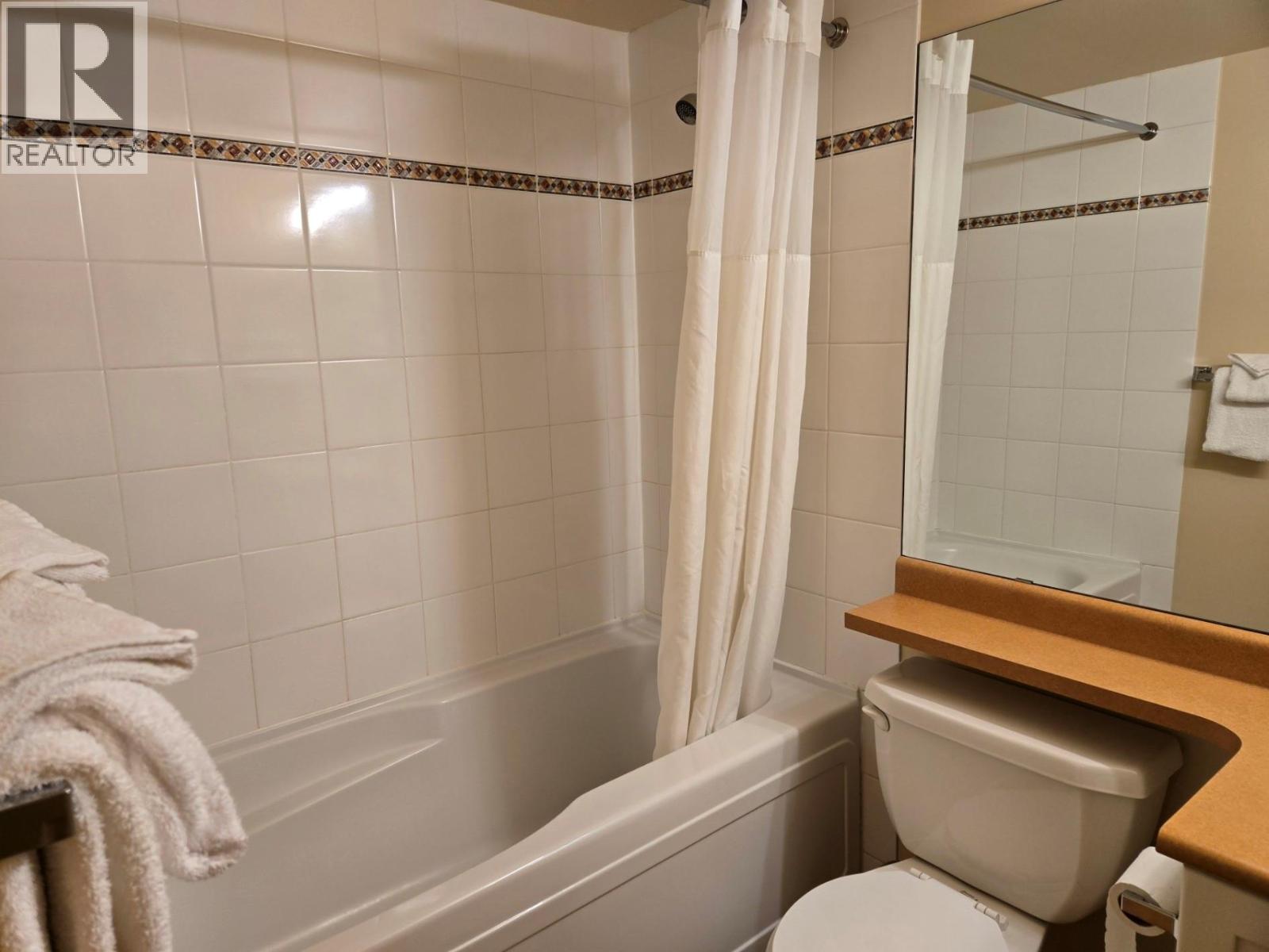 2060 Summit Drive Unit# 114 - Photo 4 of 19, Panorama, British Columbia