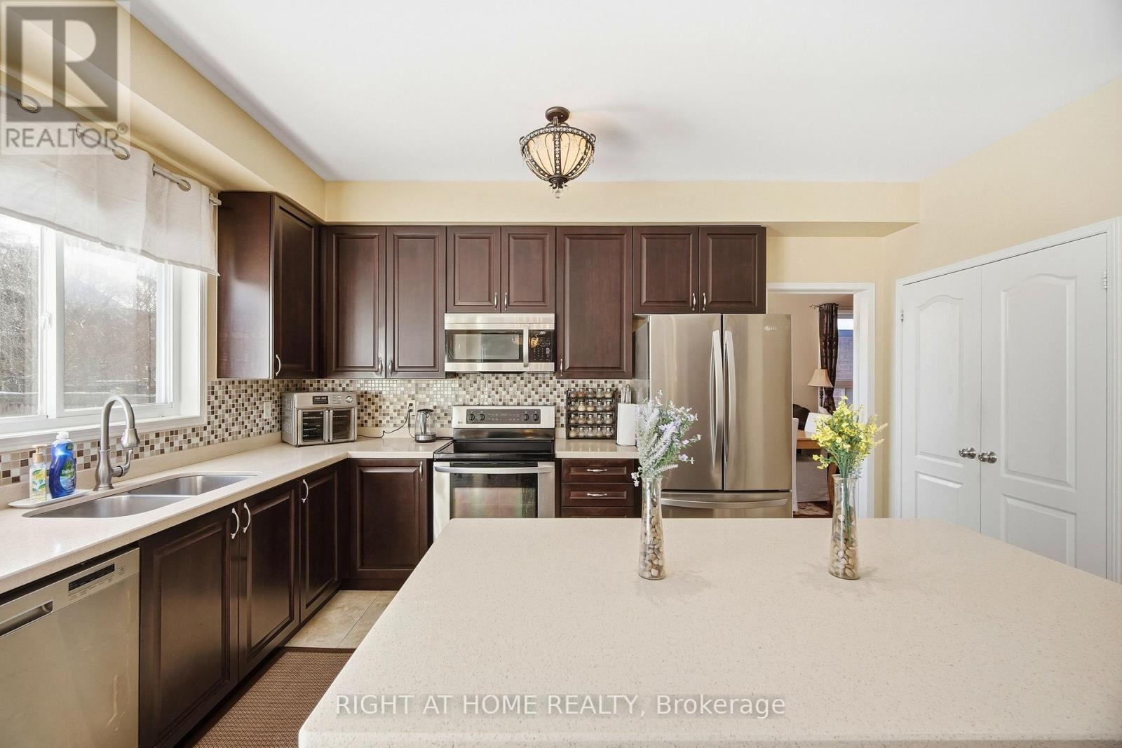 2325 BRIDLE ROAD - 10
