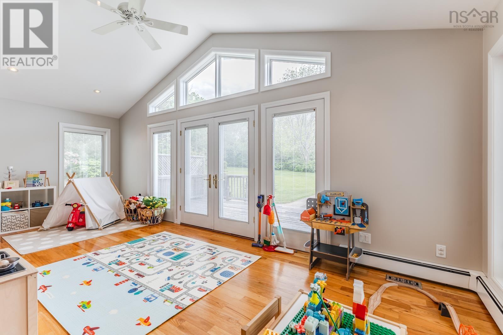 Property 15 of 45 of 252 BLUE HERON Drive