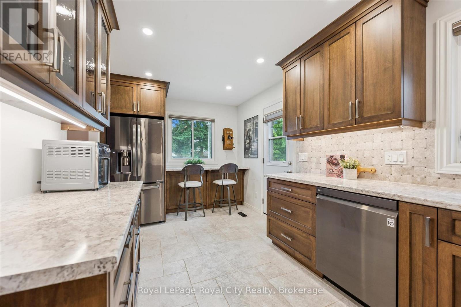 47 ARGYLE DRIVE - 20