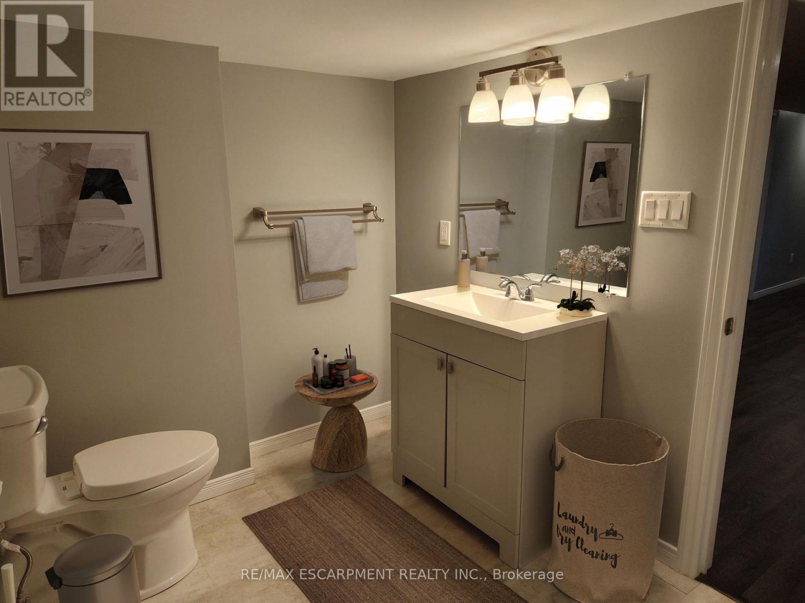 Single Family House for Sale in LOWER   SAN FERNANDO DRIVE Hamilton (Mountview) 