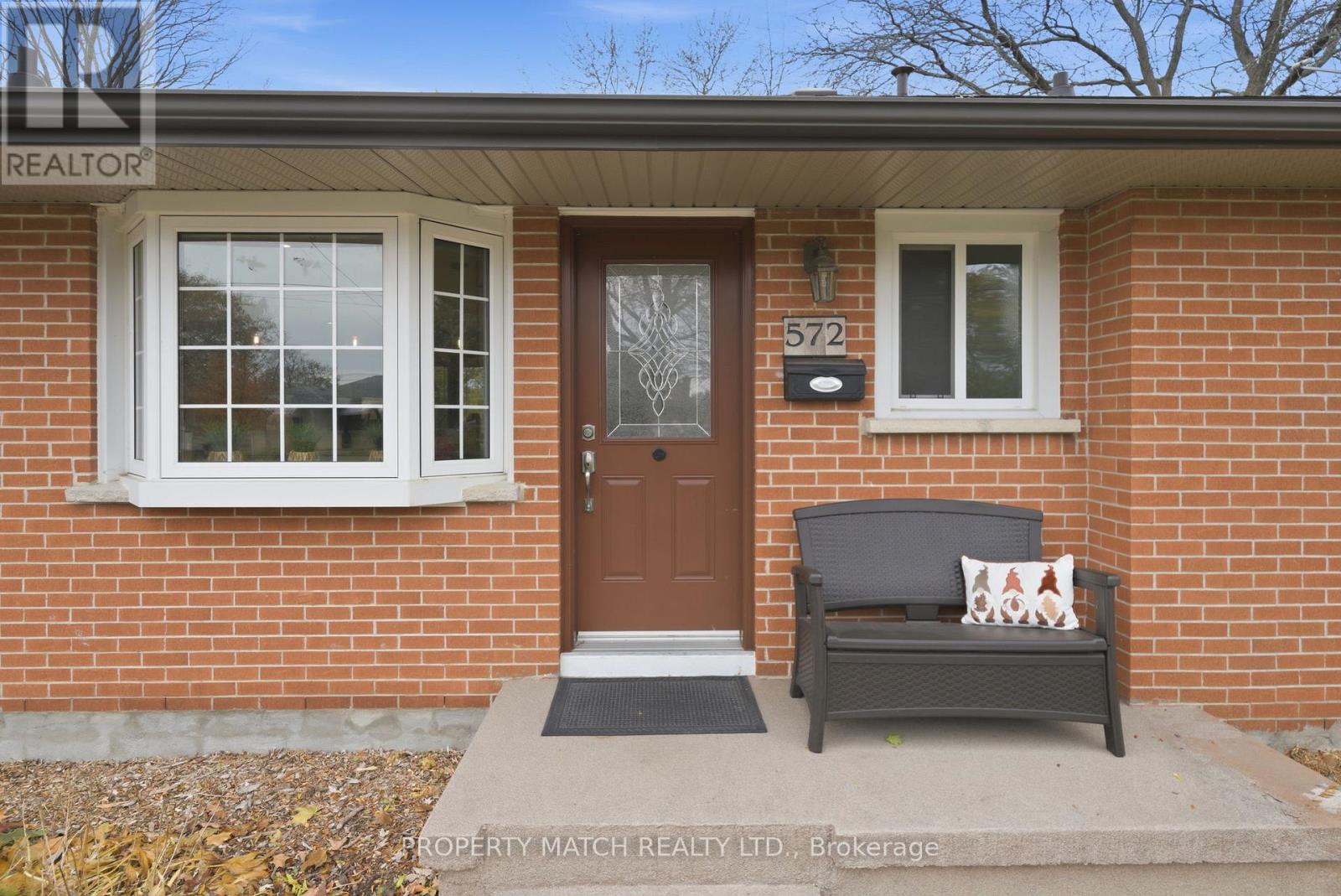 572 WYCHWOOD STREET - Photo 4 of 47, Oshawa (O'Neill), Ontario