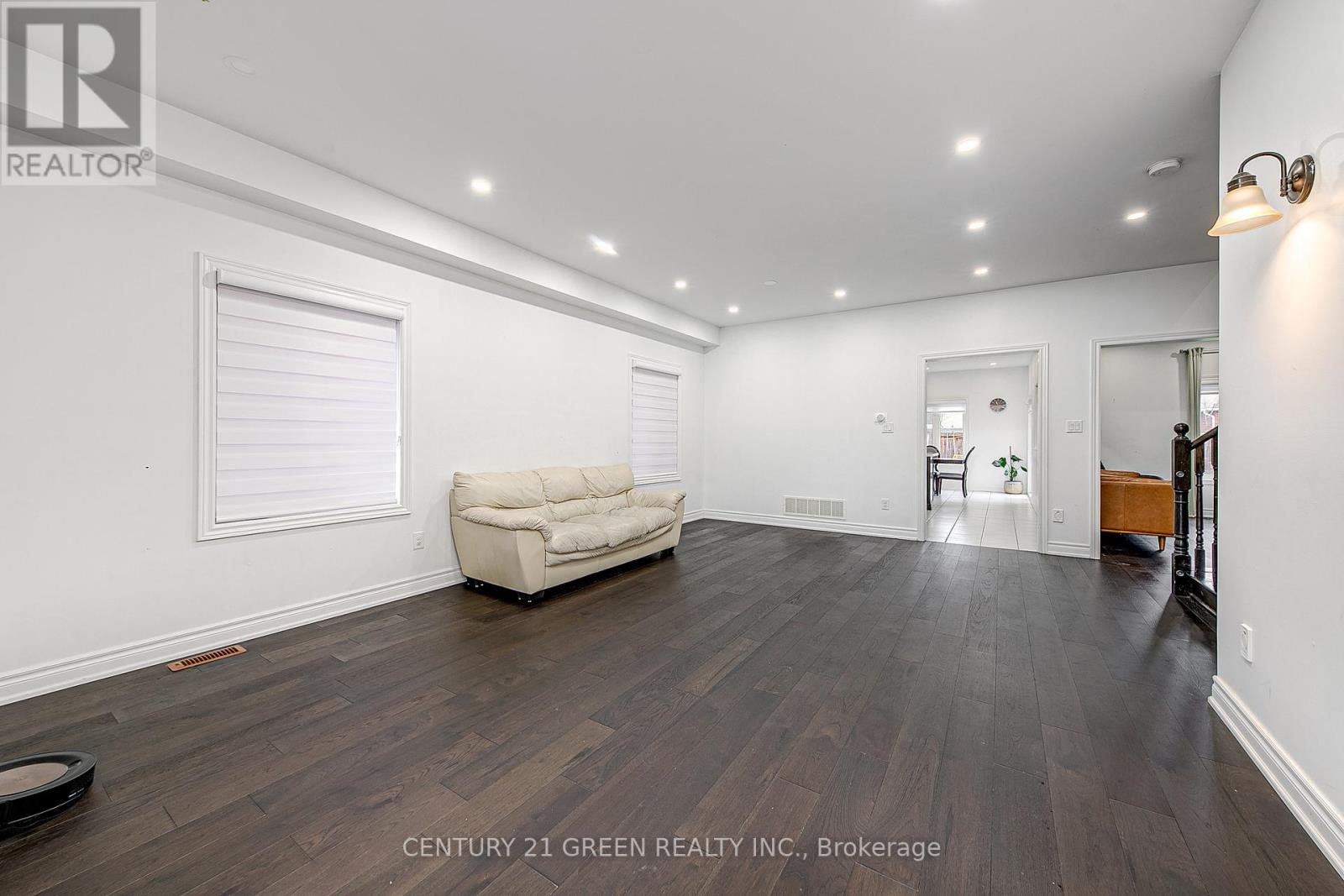 185 SHEPHARD AVENUE - 3