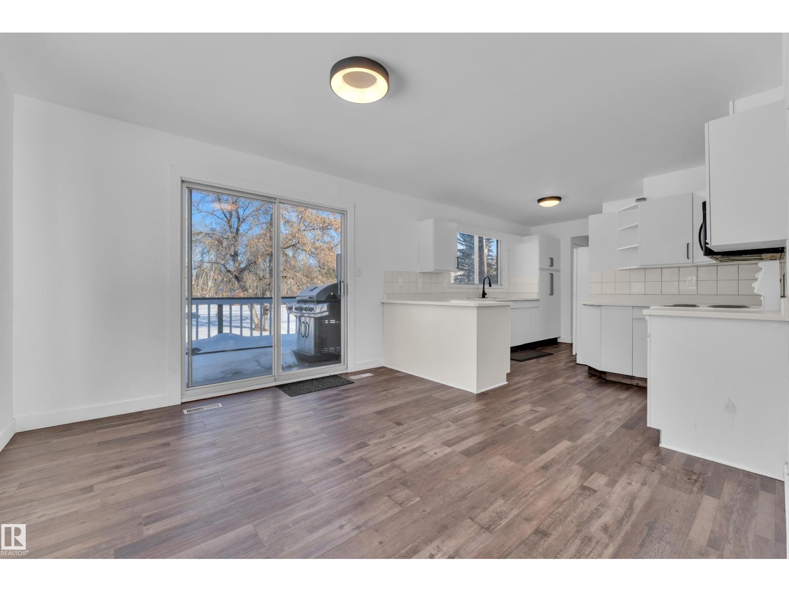 20920 9 AV NW, Edmonton