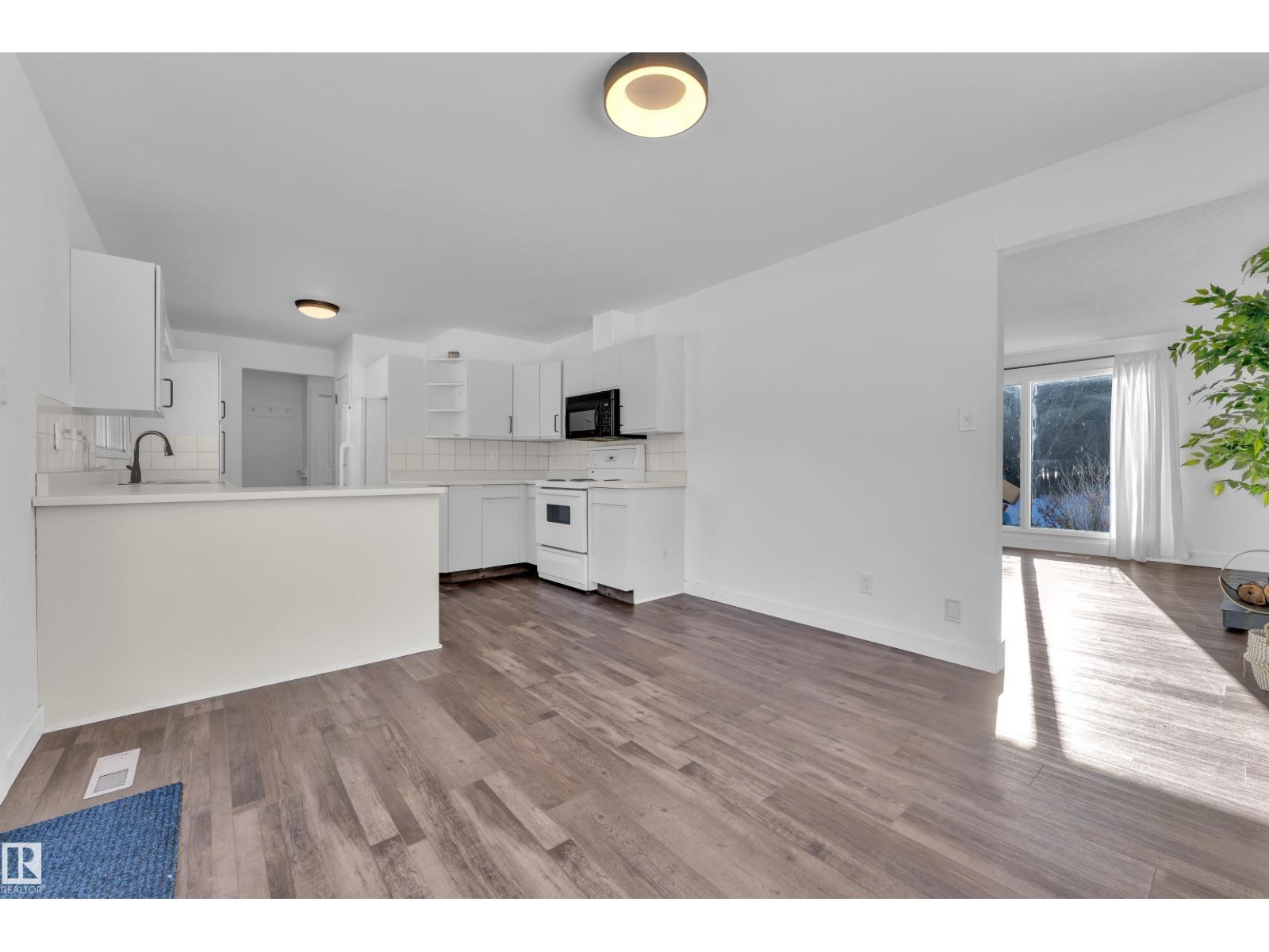 20920 9 AV NW, Edmonton