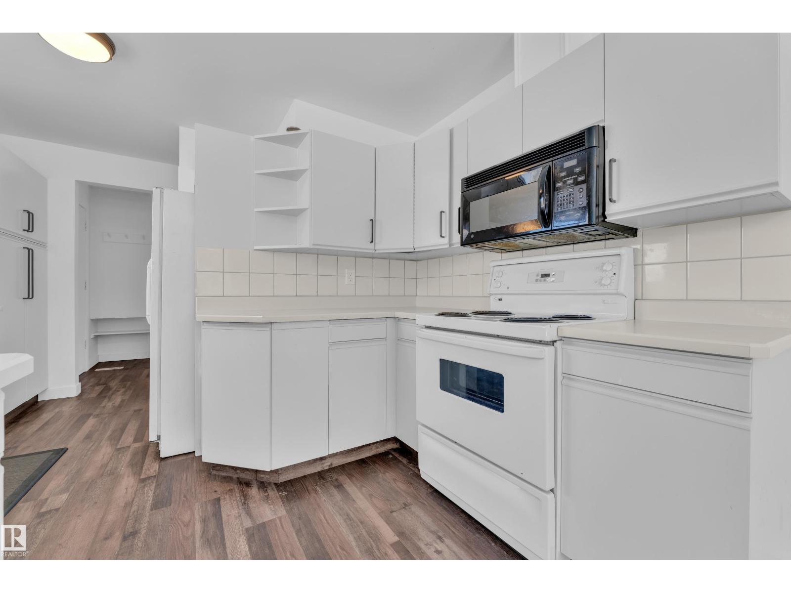 20920 9 AV NW, Edmonton