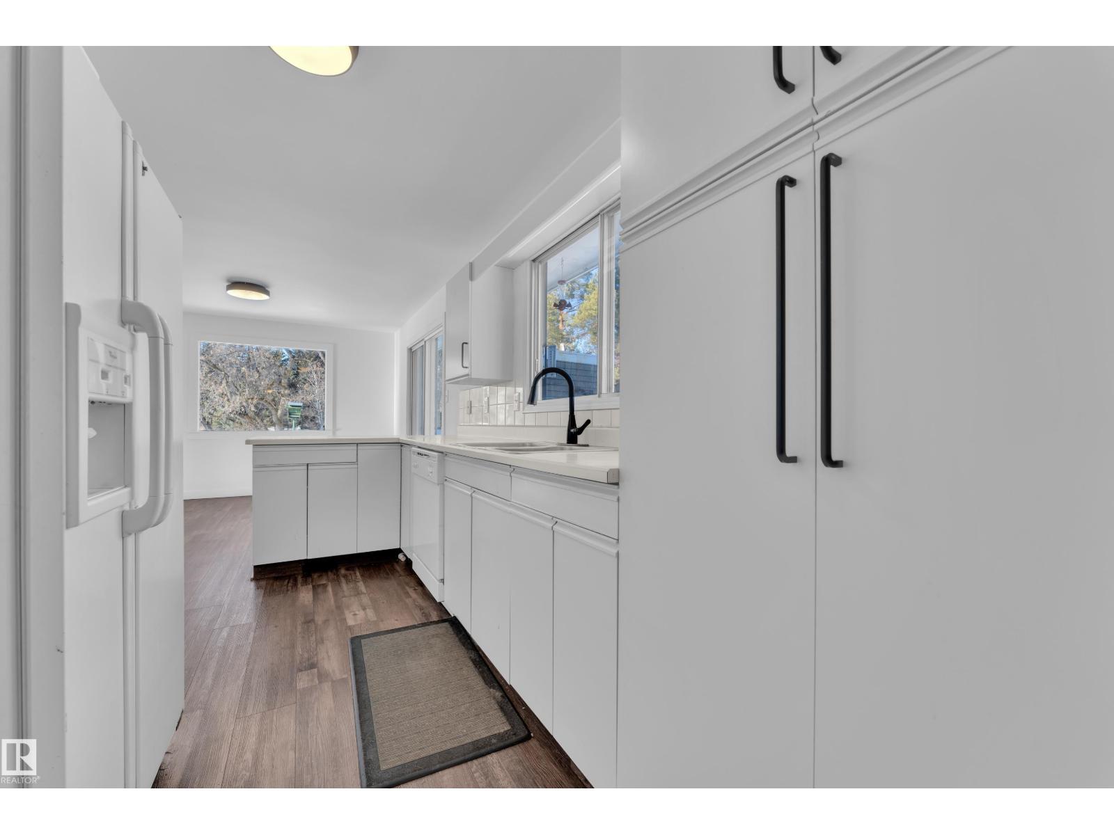 20920 9 AV NW, Edmonton