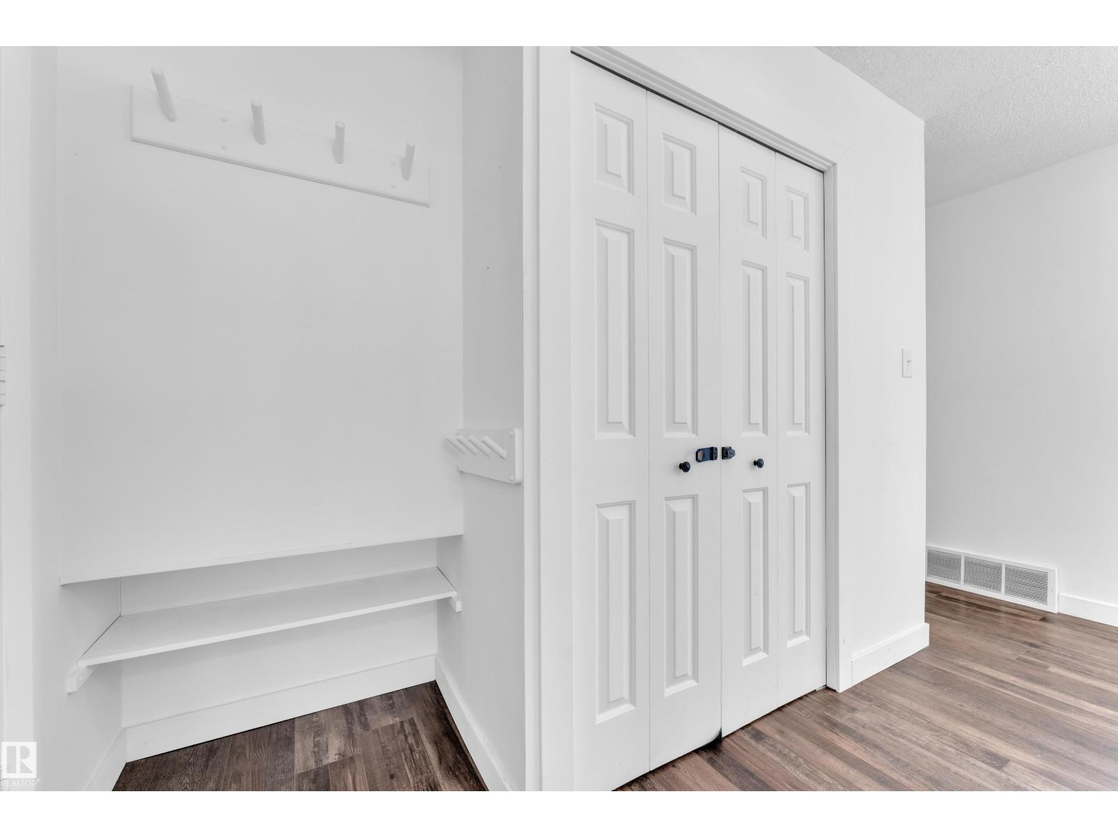 20920 9 AV NW, Edmonton