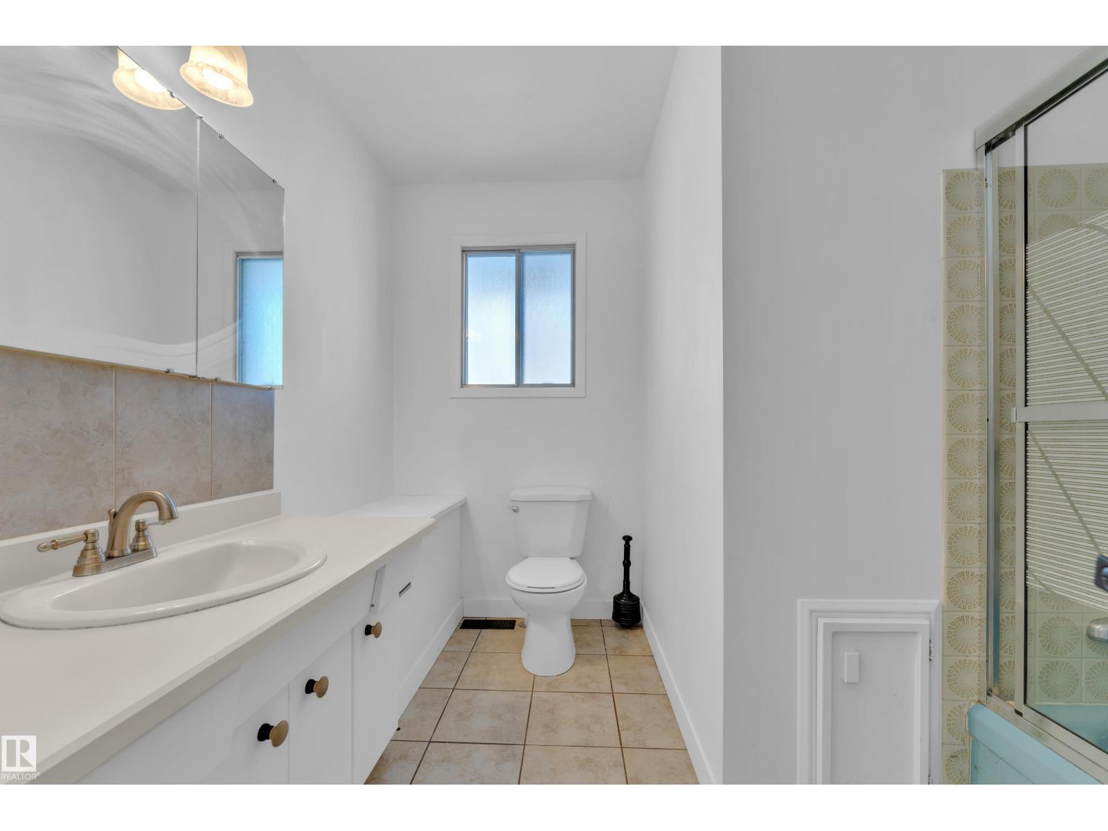 20920 9 AV NW, Edmonton