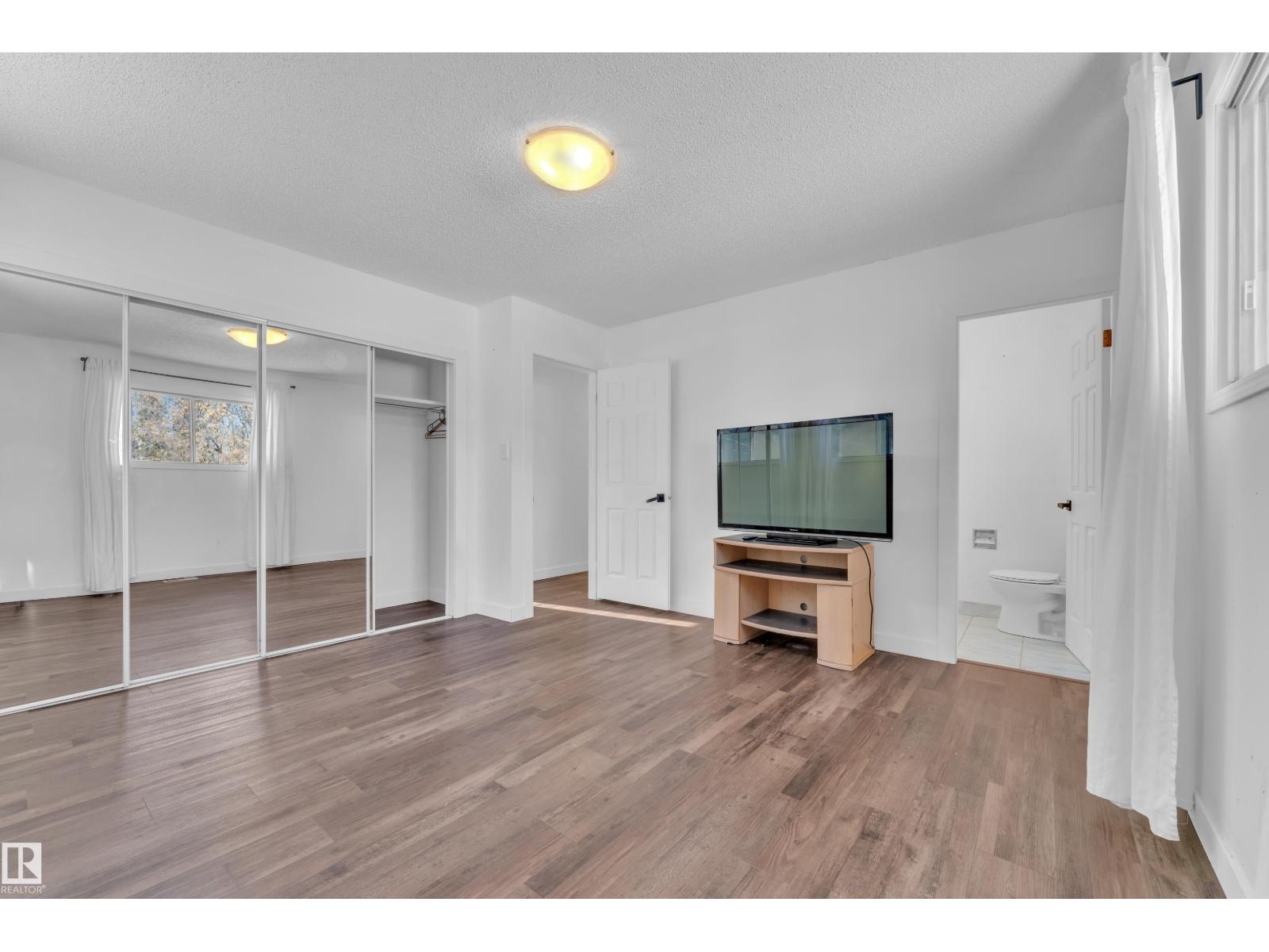 20920 9 AV NW, Edmonton