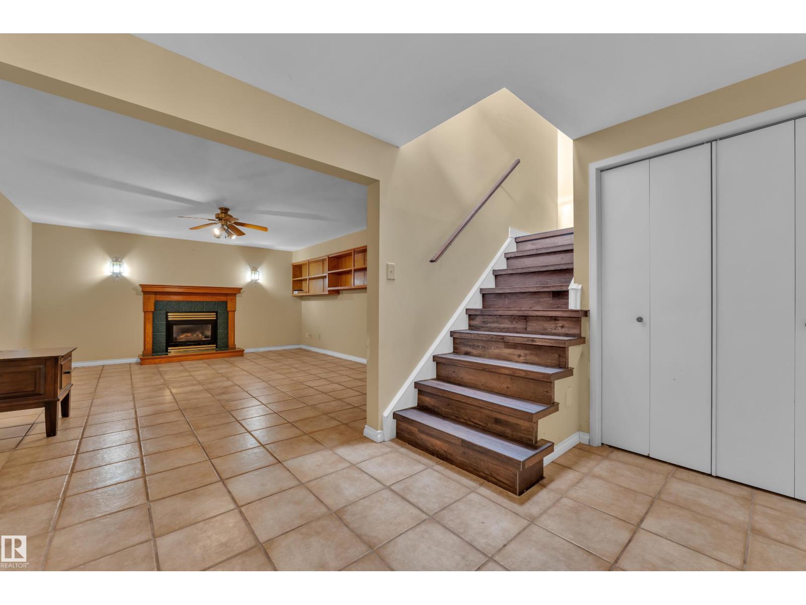 20920 9 AV NW, Edmonton