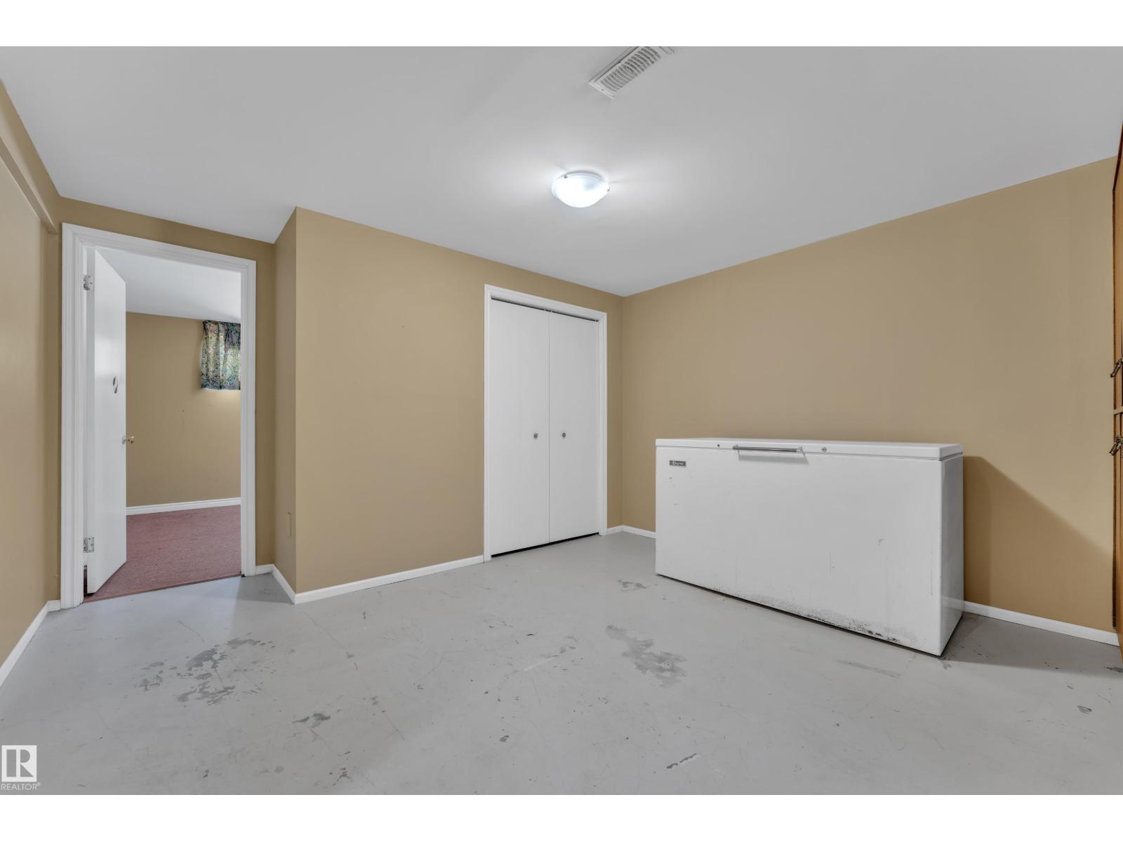 20920 9 AV NW, Edmonton