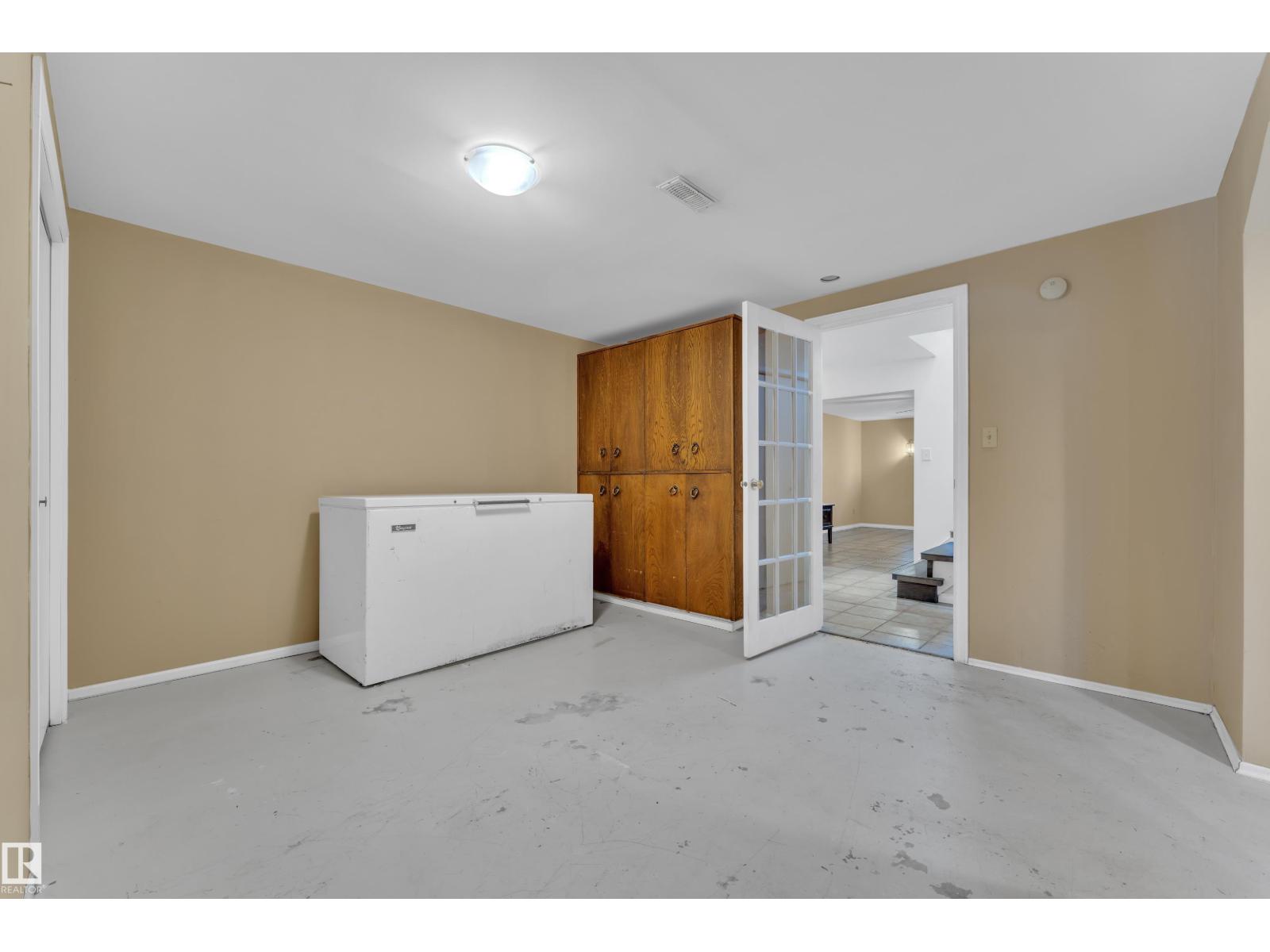 20920 9 AV NW, Edmonton