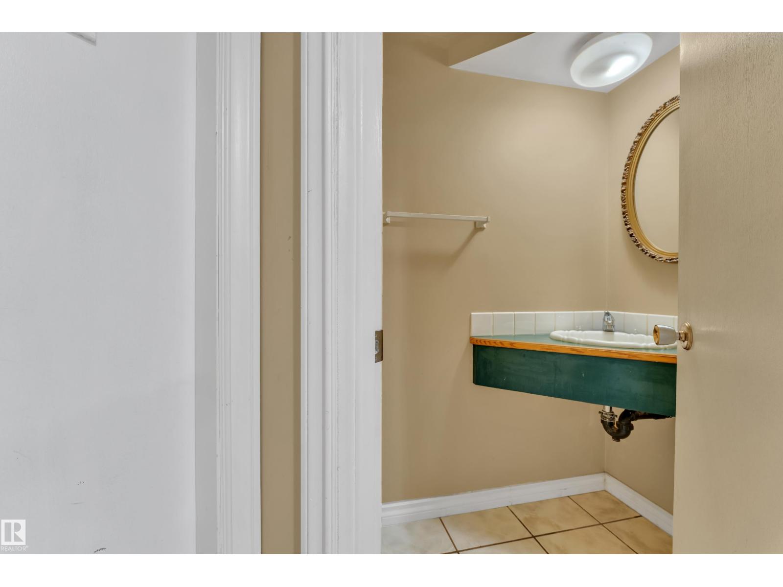 20920 9 AV NW, Edmonton