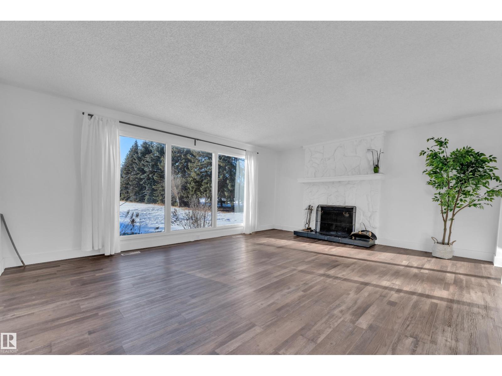 20920 9 AV NW - 9