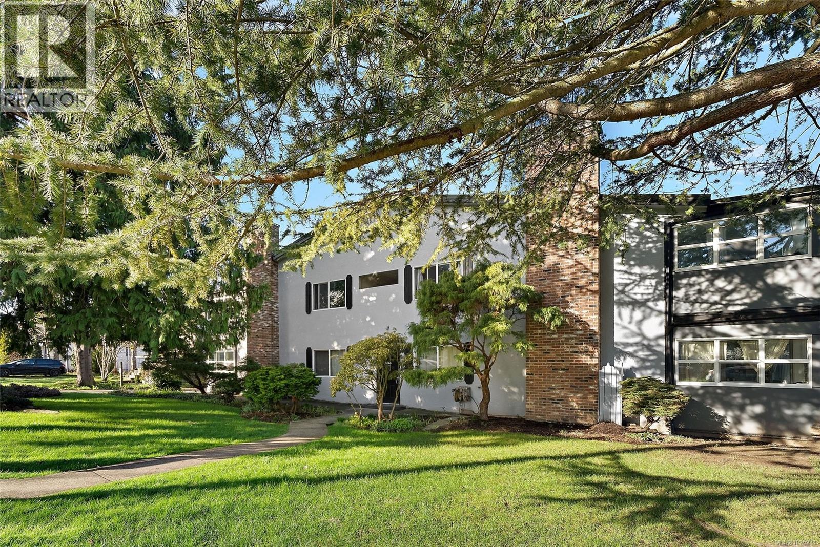 206 3244 Seaton St, Saanich