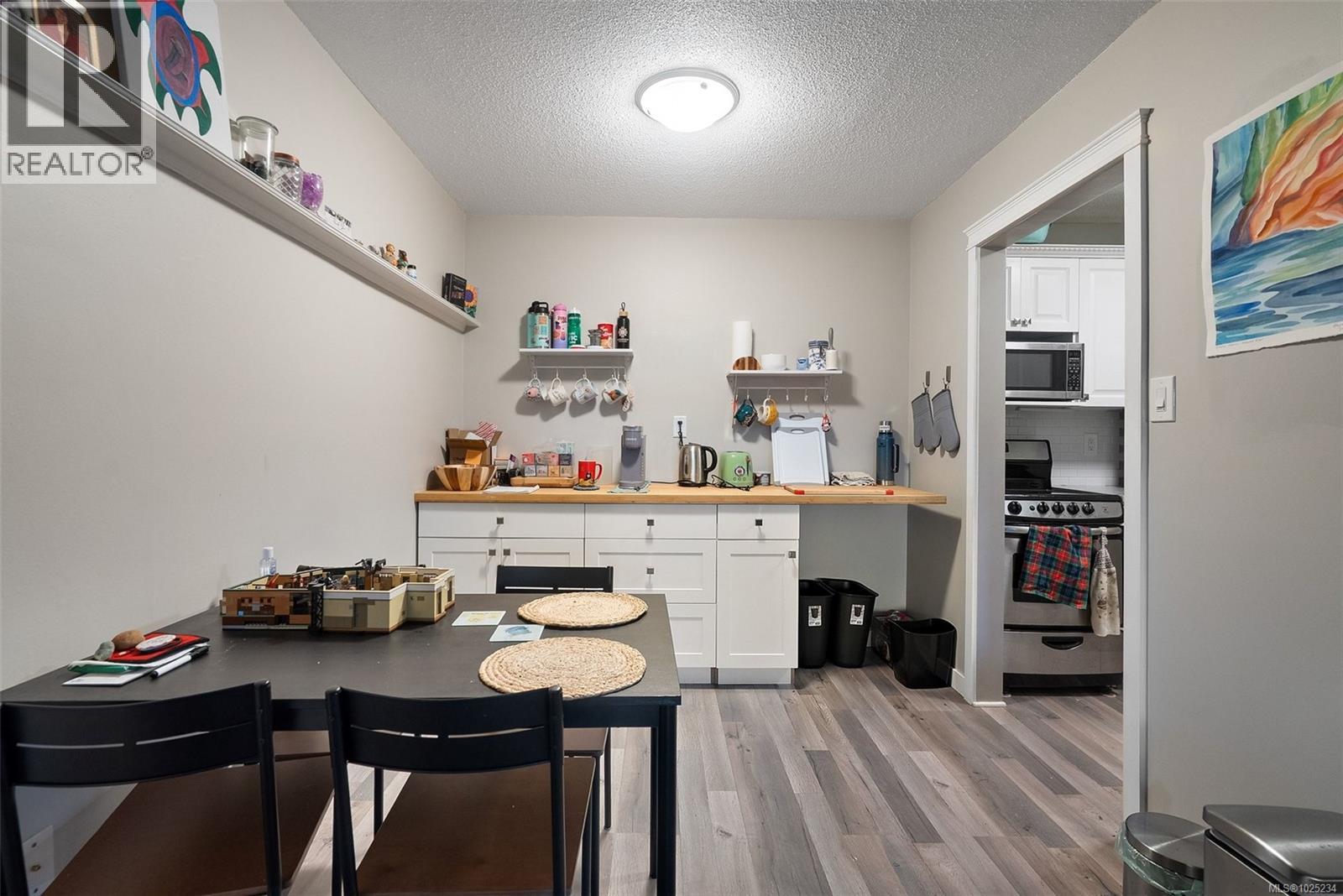 206 3244 Seaton St, Saanich