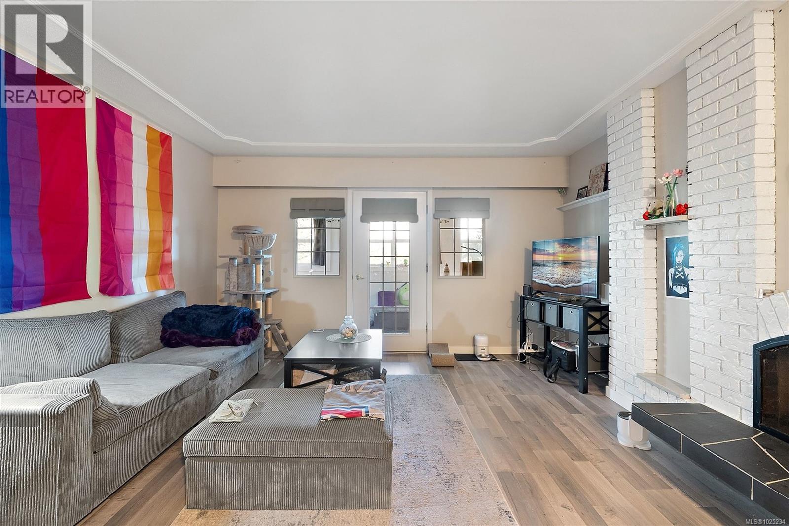 206 3244 Seaton St, Saanich