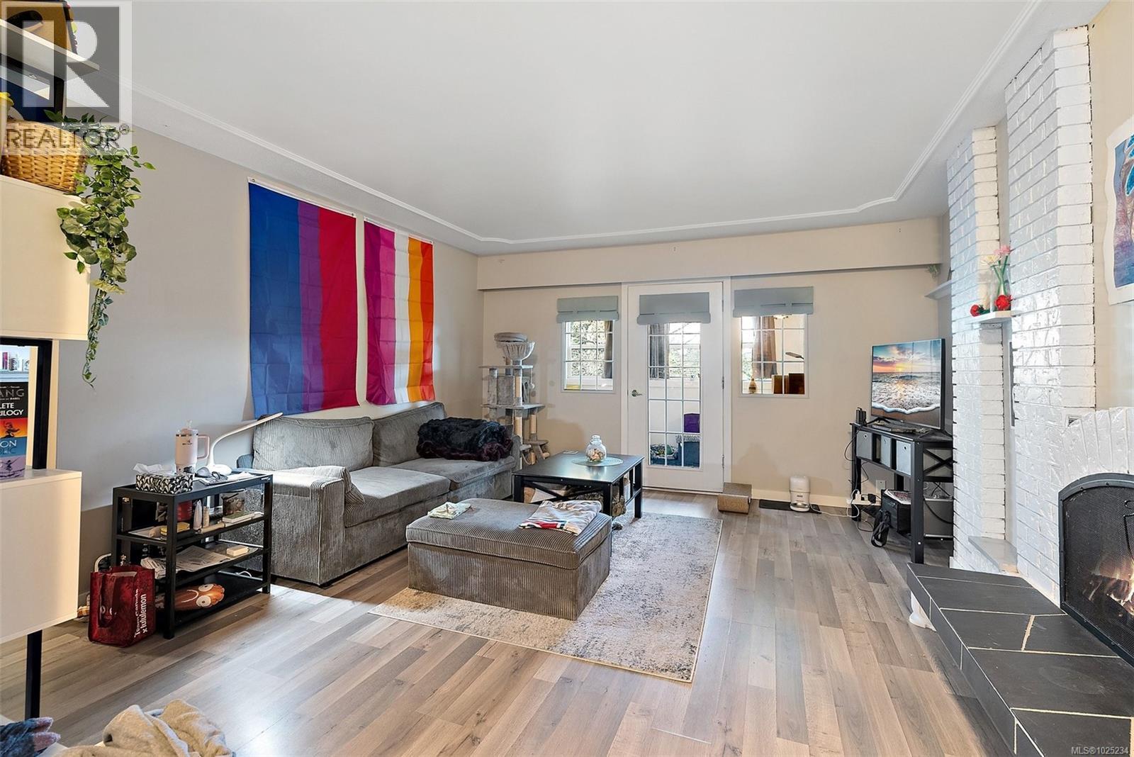 206 3244 Seaton St, Saanich