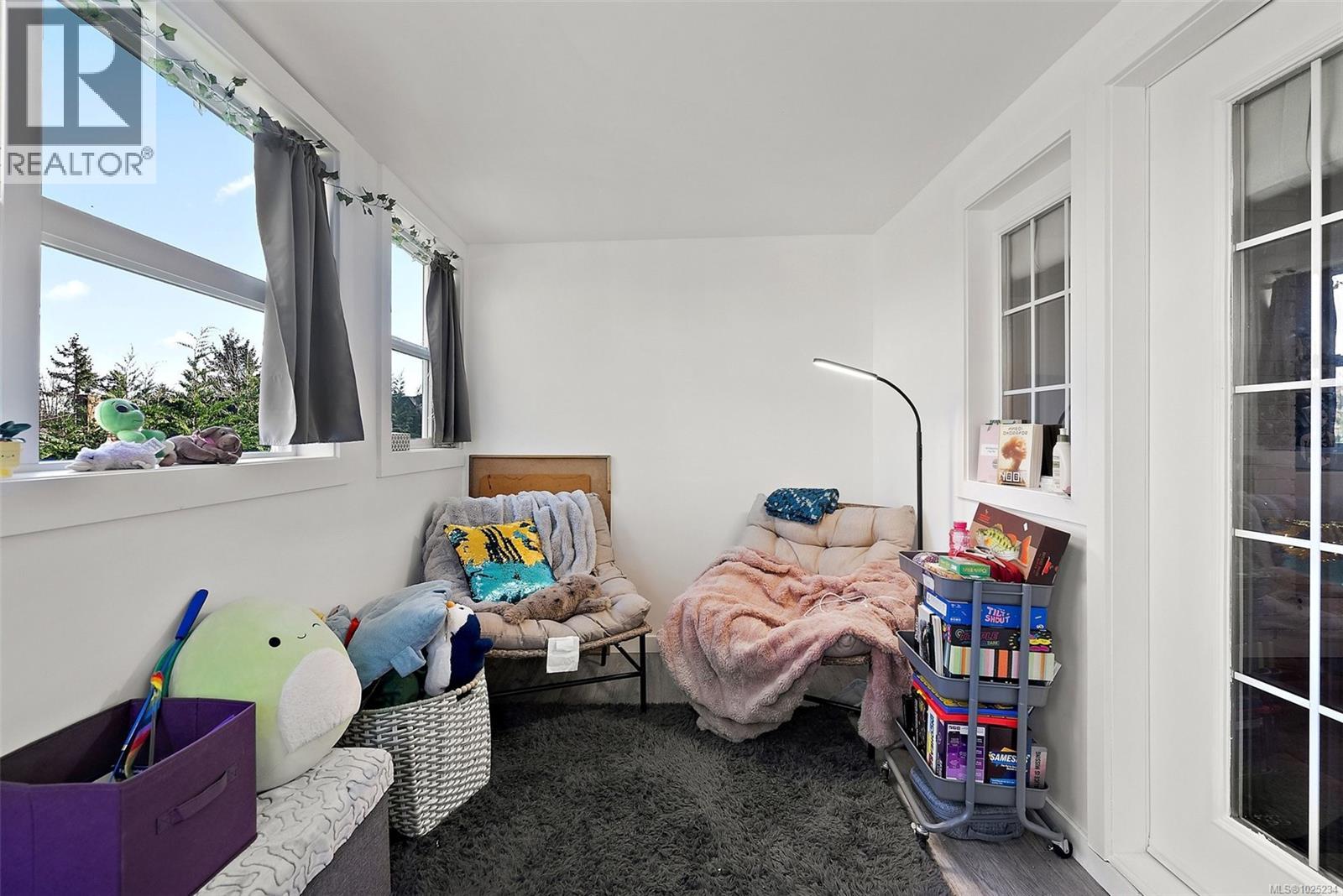 206 3244 Seaton St, Saanich