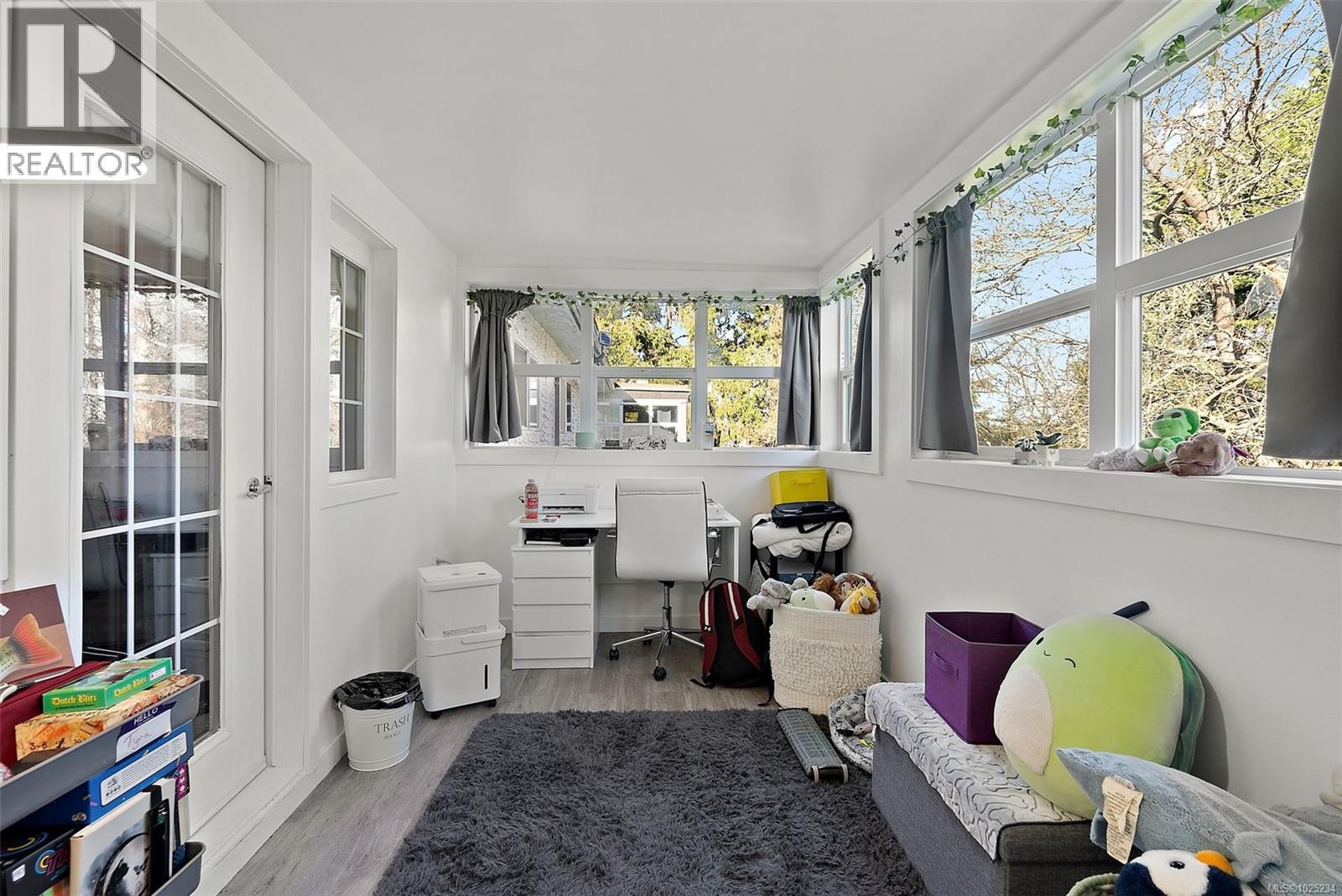 206 3244 Seaton St, Saanich