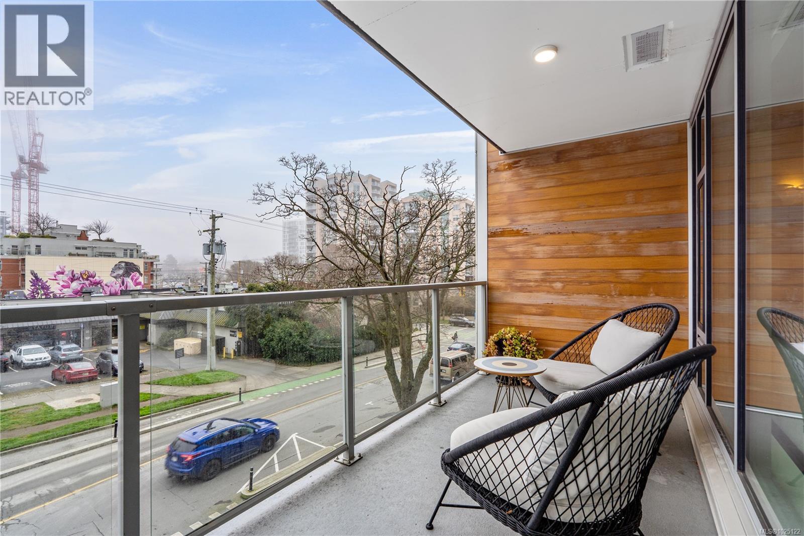 213 989 Johnson Street, Victoria