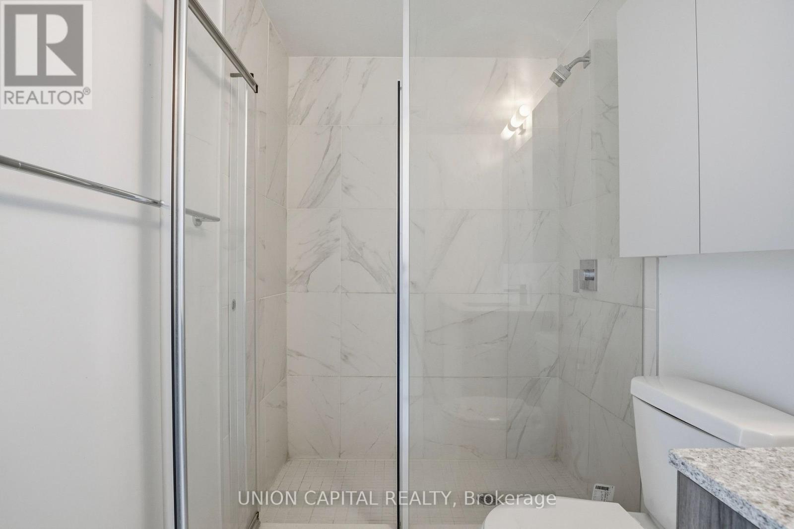 #222 31 TIPPETT ROAD - 18