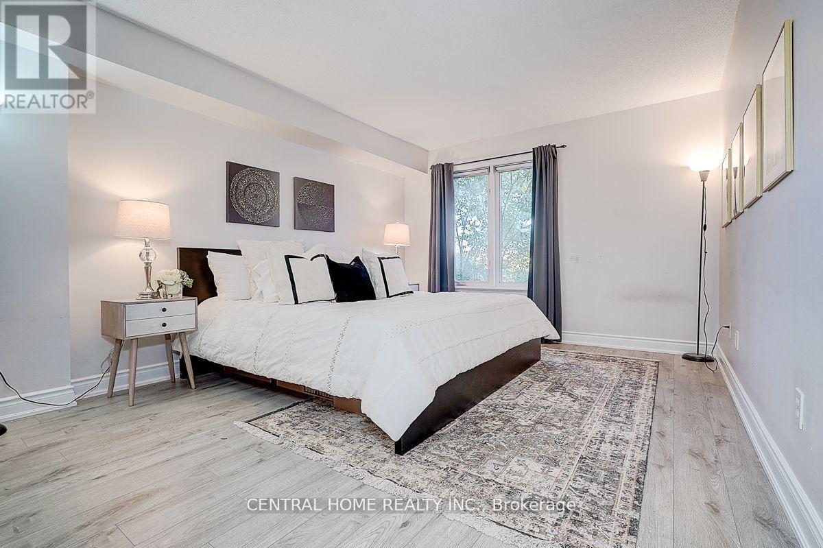 #11 988 SHEPPARD AVENUE W - 23