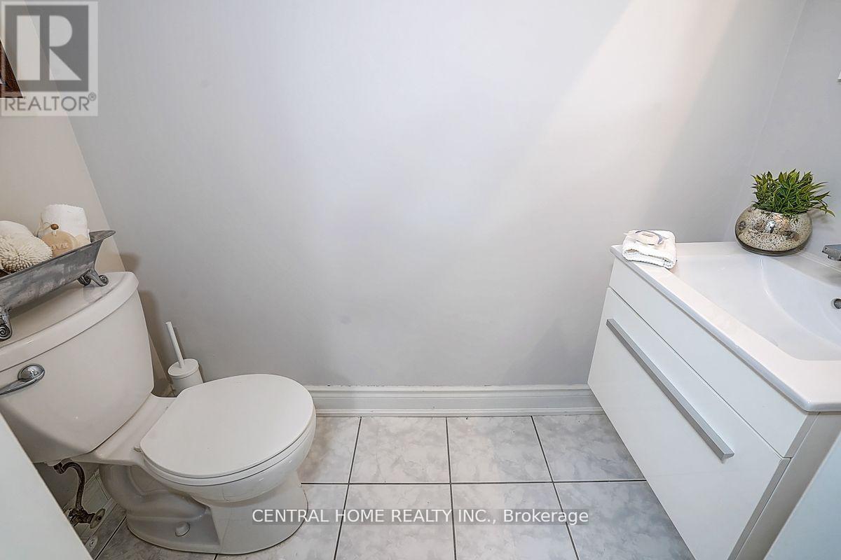 #11 988 SHEPPARD AVENUE W - 25