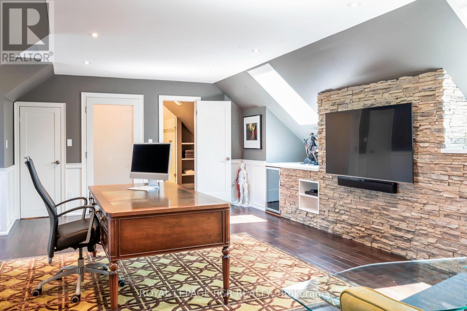 9727 DUNDAS STREET E - 31