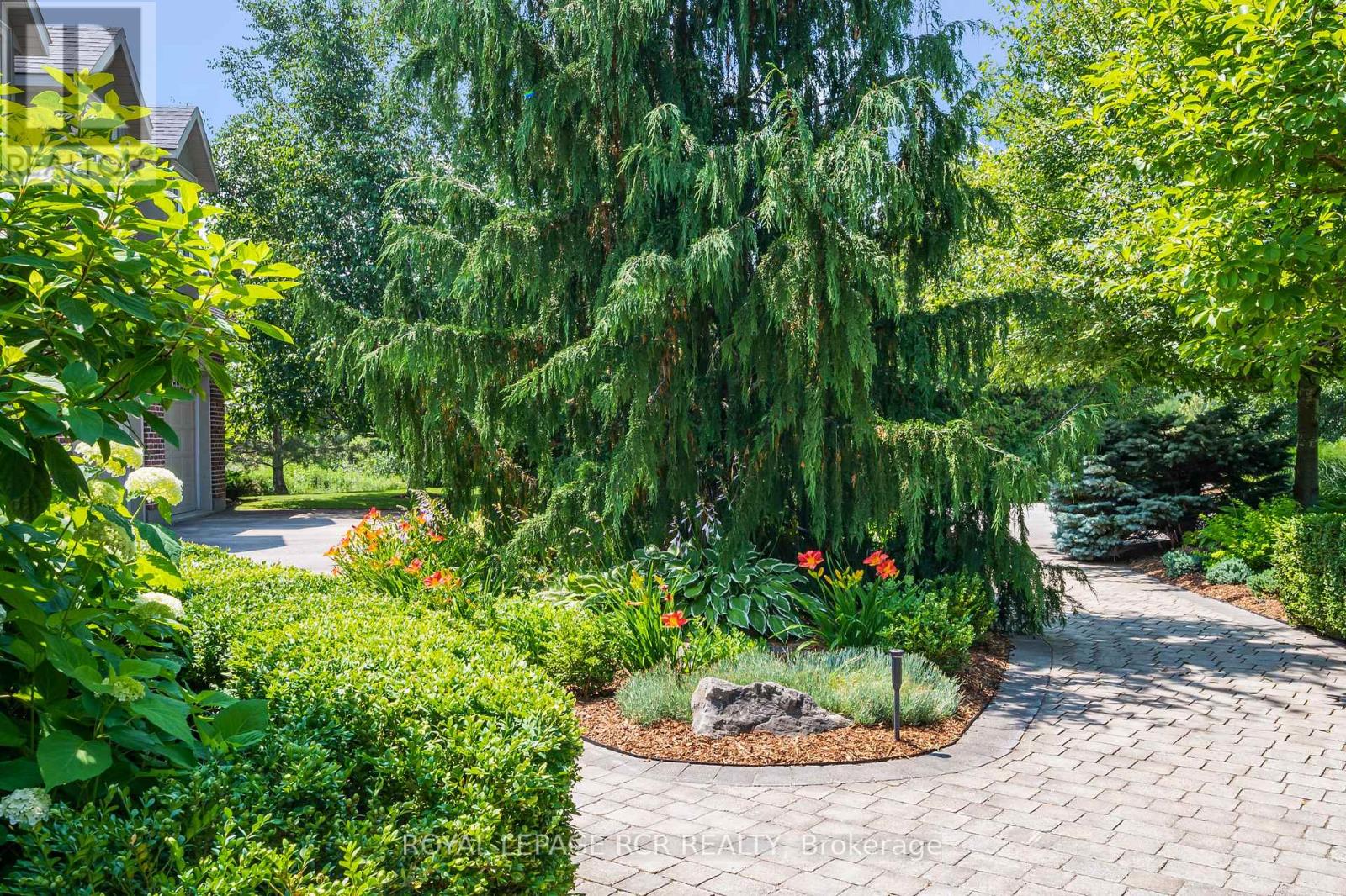 9727 DUNDAS STREET E - 42