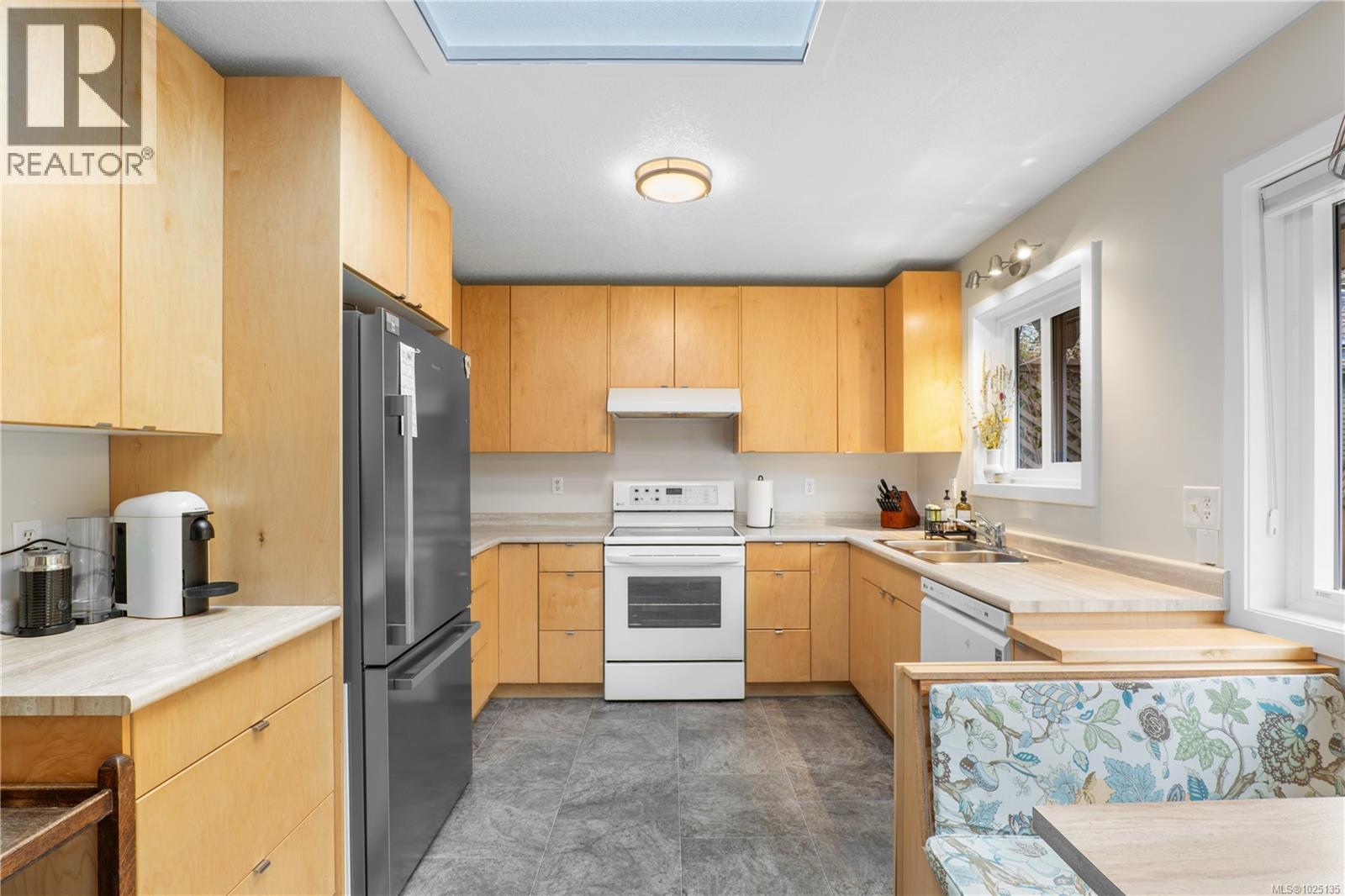  1920 St. Ann Street, Oak Bay