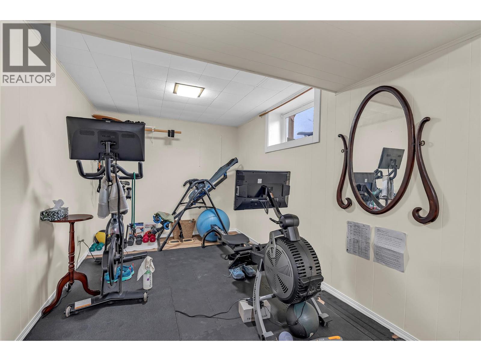  10919 Acland Street, Summerland