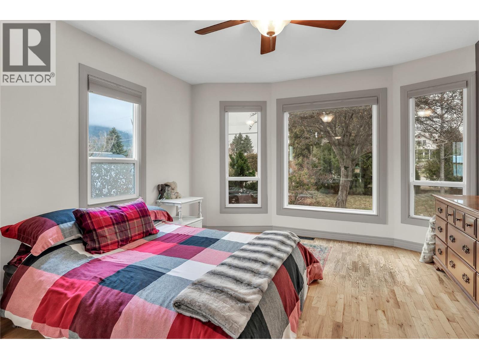  10919 Acland Street, Summerland