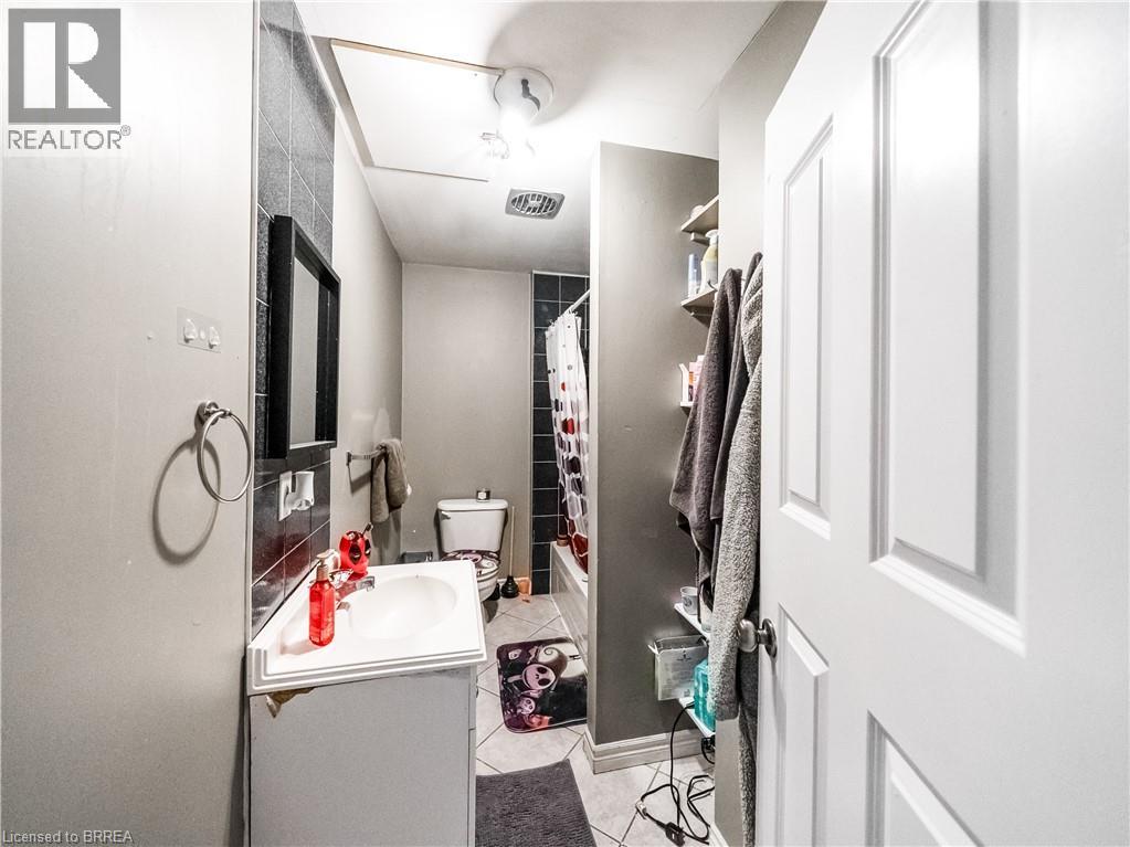 84 SHERIDAN STREET - 15