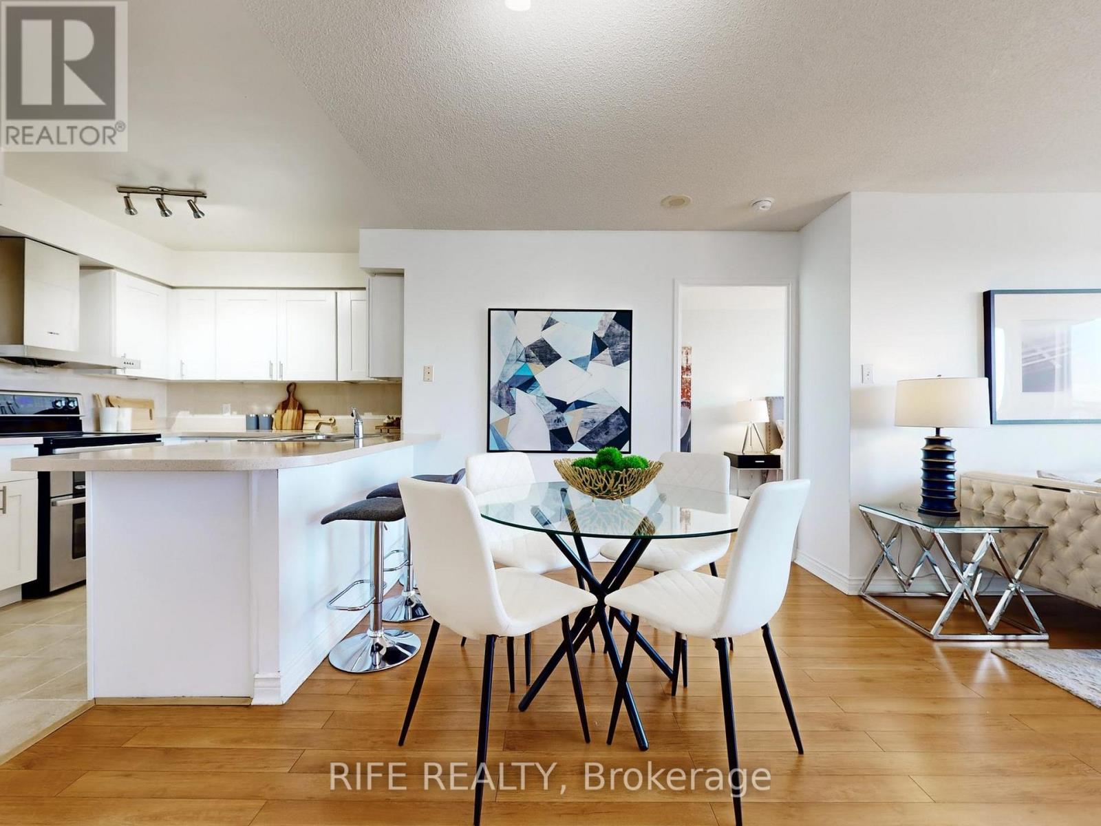#906 260 DORIS AVENUE - 13