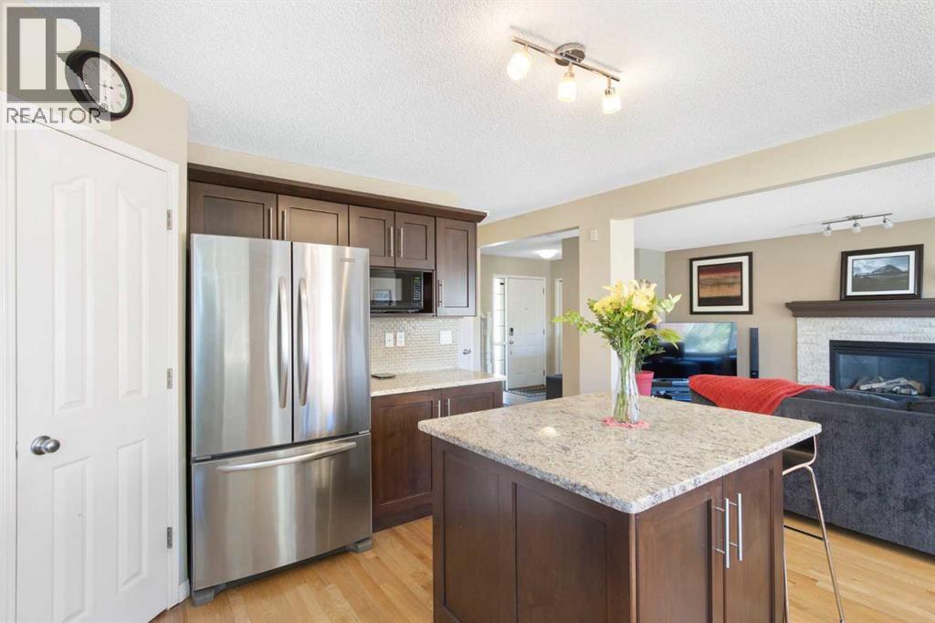 Single Family House for Sale in  Spring Crescent SW Springbank Hill Calgary 