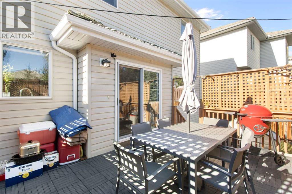 Single Family House for Sale in  Spring Crescent SW Springbank Hill Calgary 