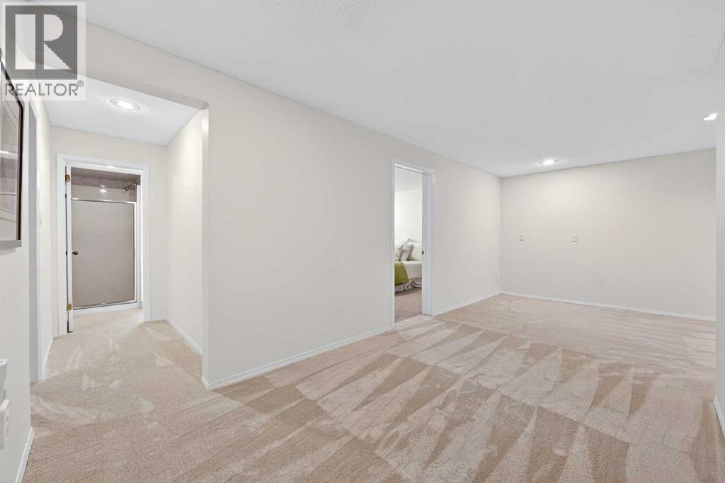 Single Family House Bungalow for Sale in  St Andrews Place NW St Andrews Heights Calgary 