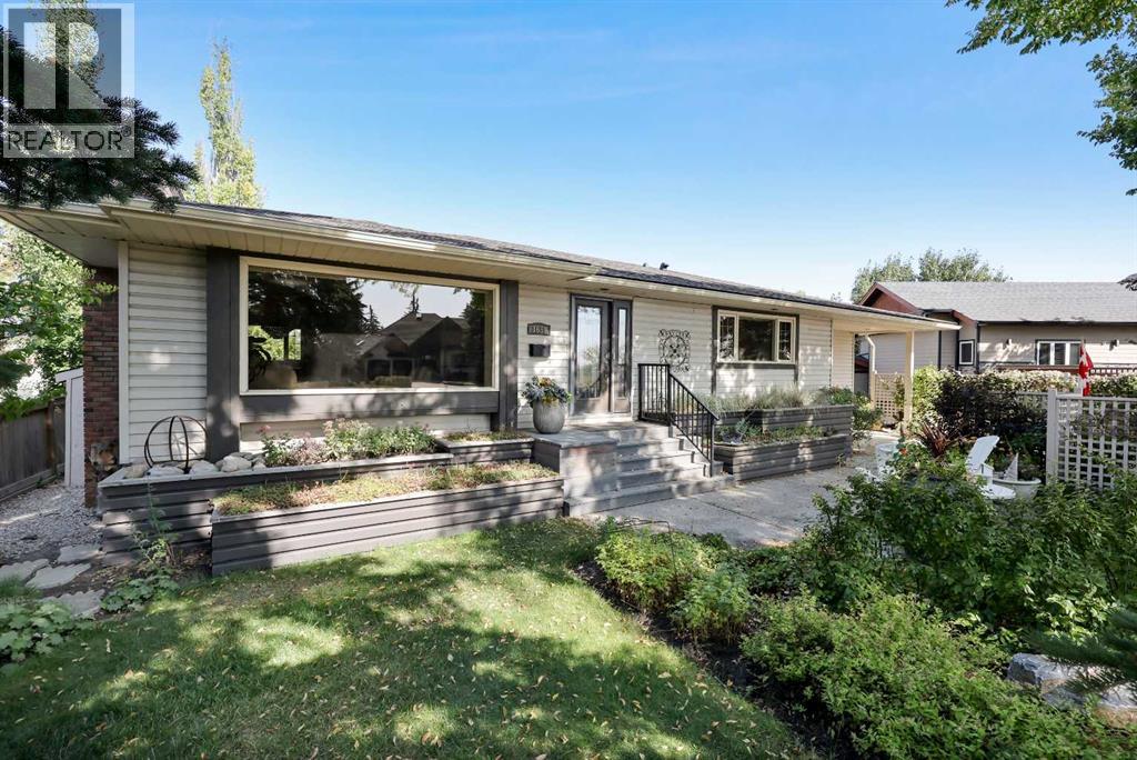 Single Family House Bungalow for Sale in  St Andrews Place NW St Andrews Heights Calgary 