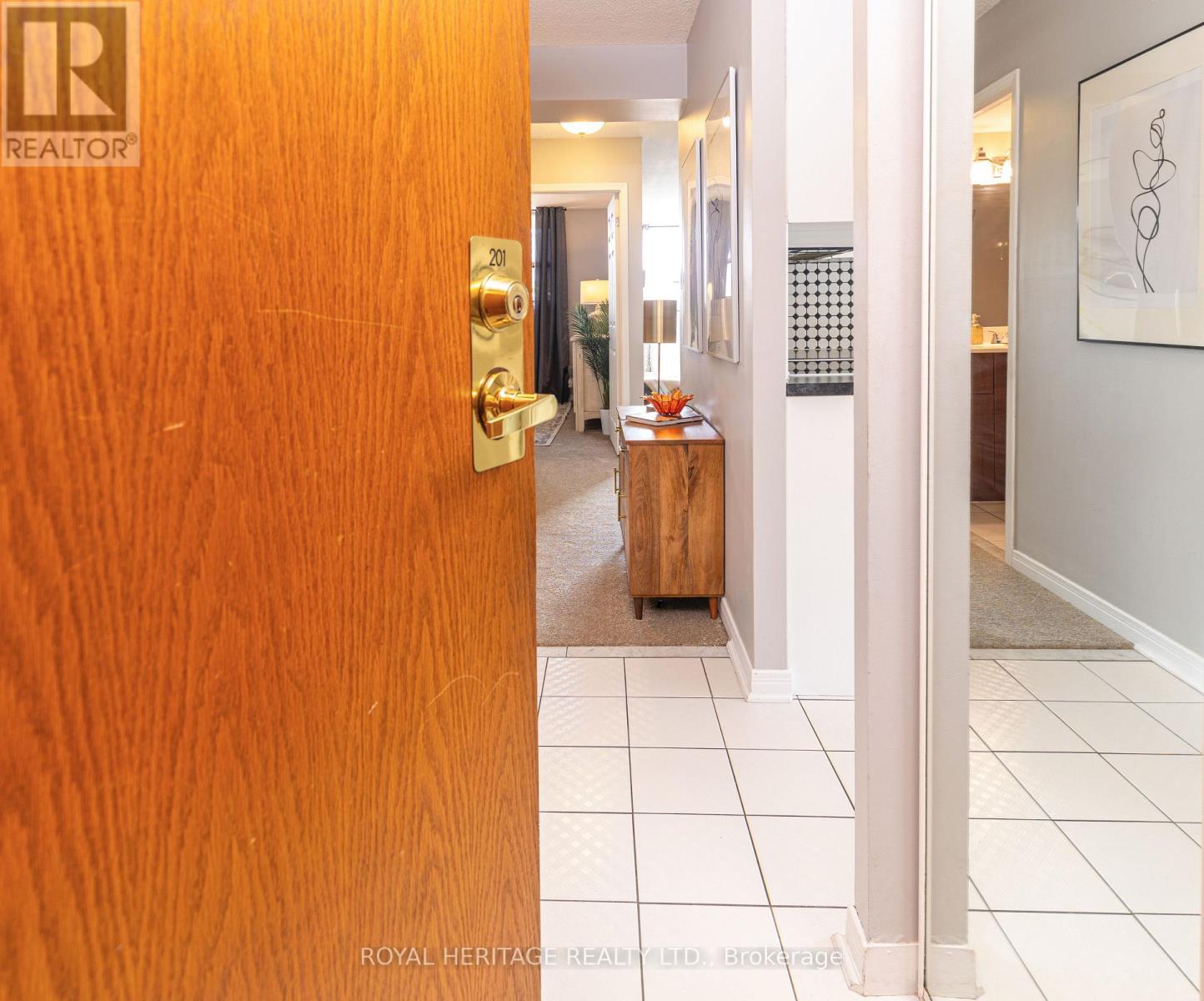 201 - 80 ATHOL STREET - Photo 2 of 47, Oshawa (Central), Ontario